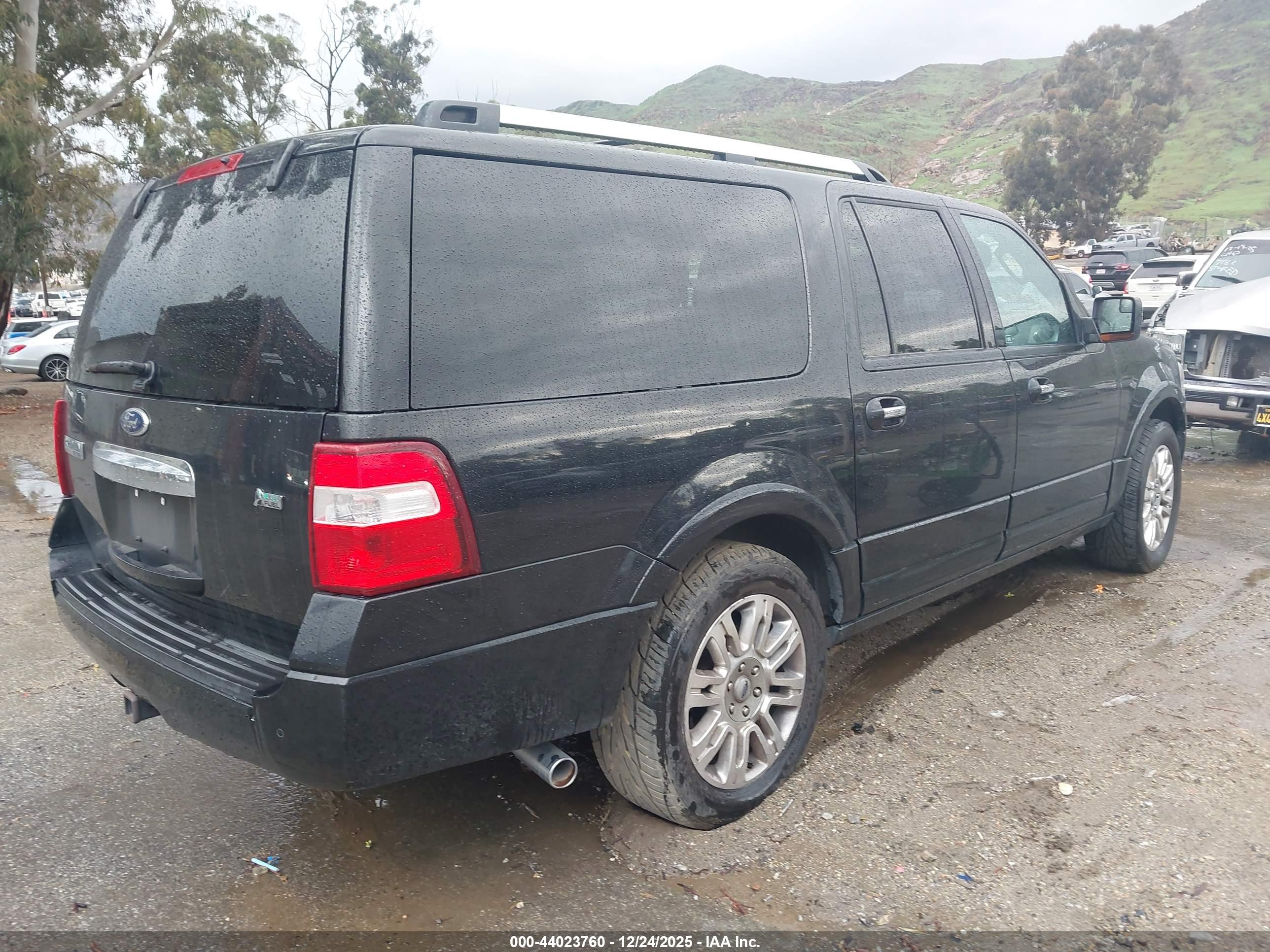 FORD EXPEDITION image 4