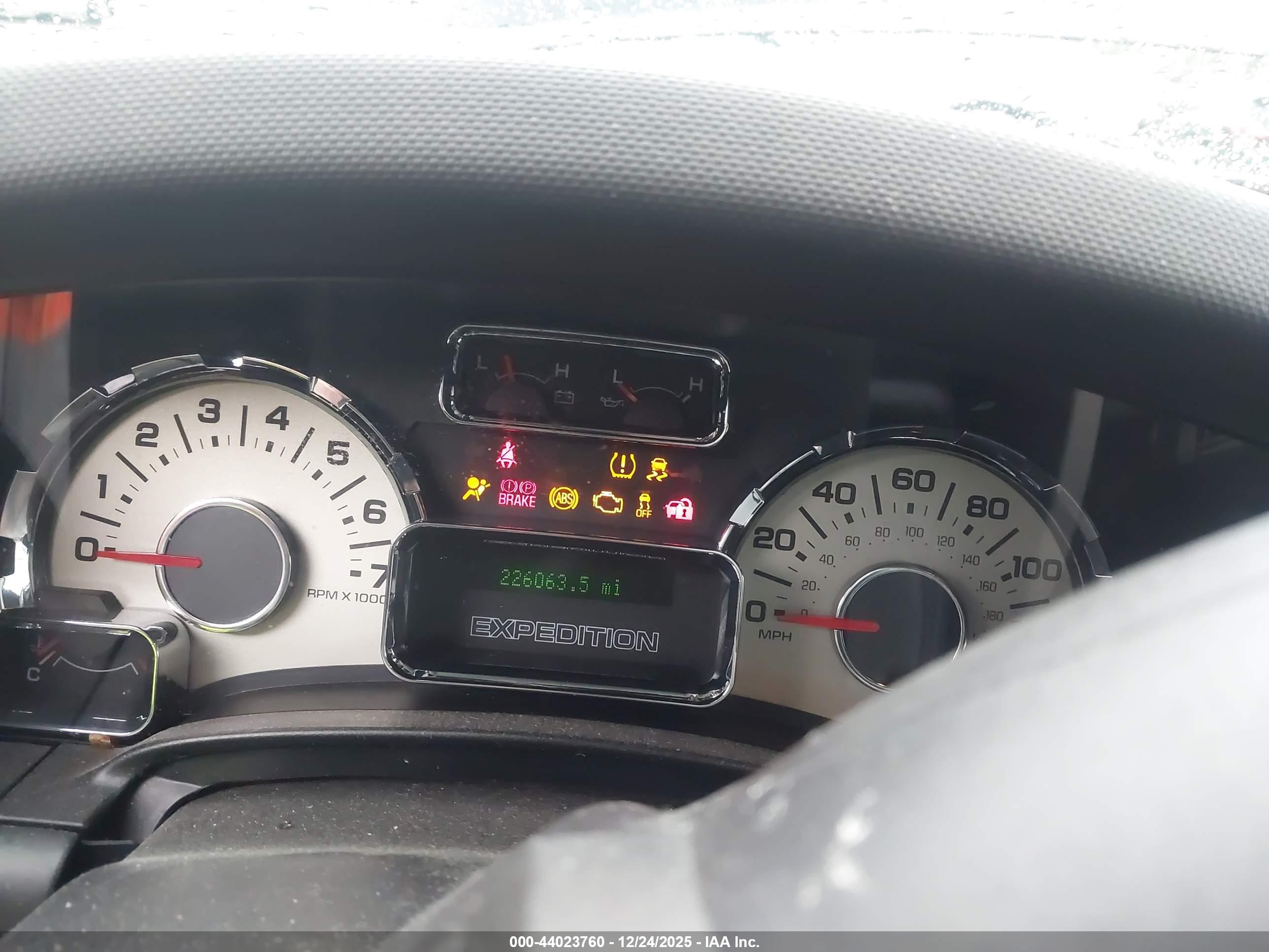 FORD EXPEDITION image 7