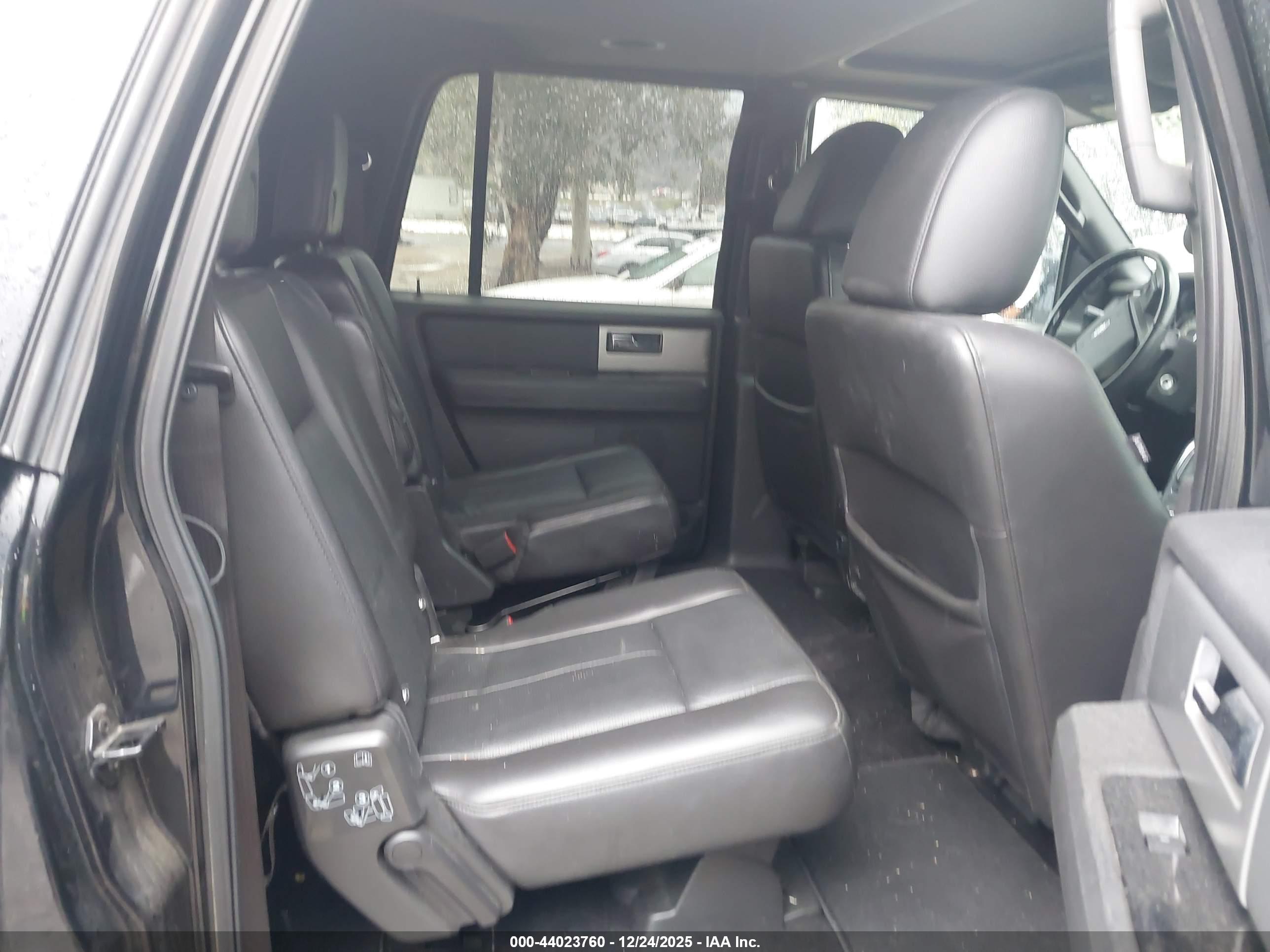 FORD EXPEDITION image 8