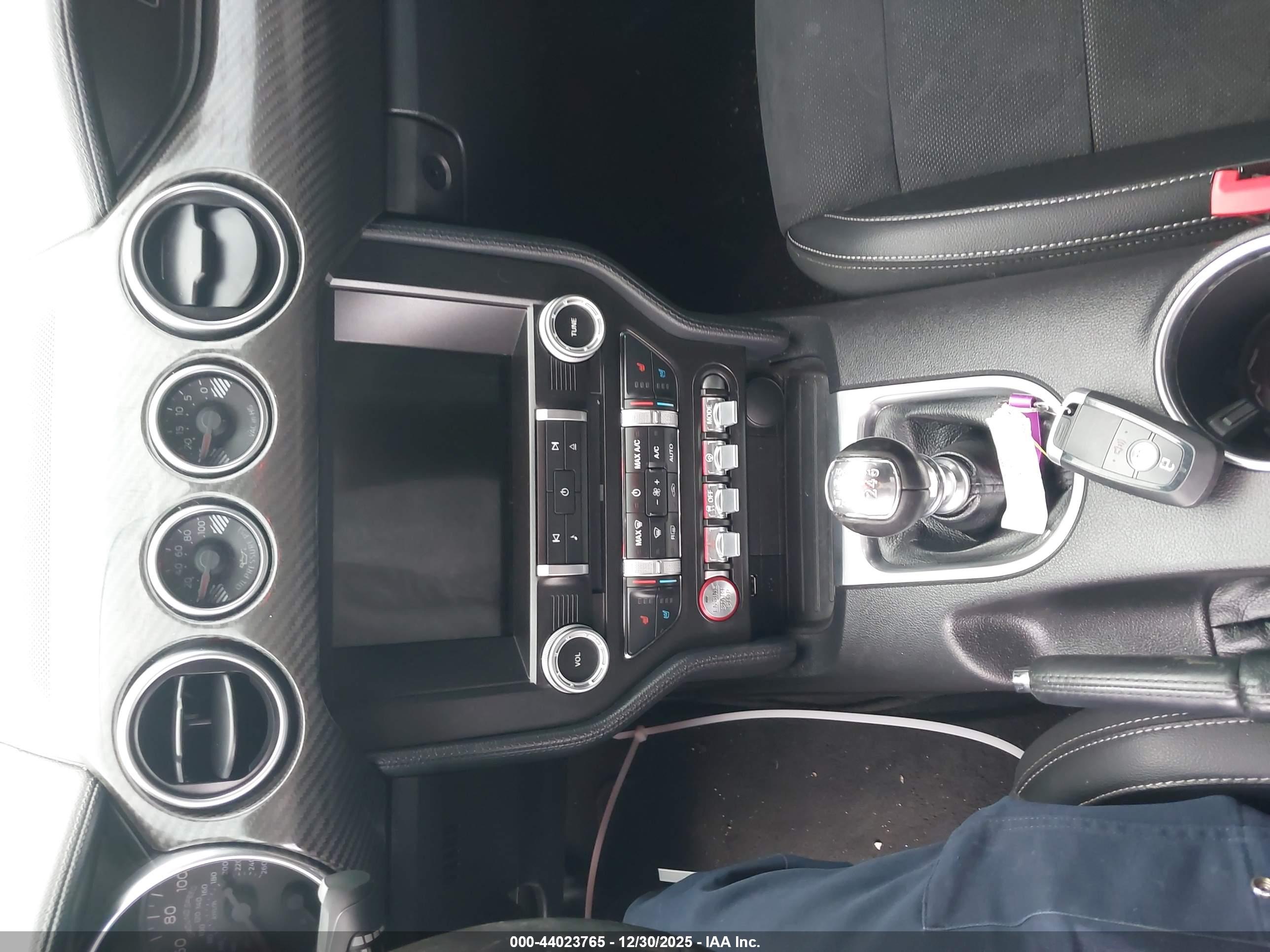 FORD MUSTANG image 11