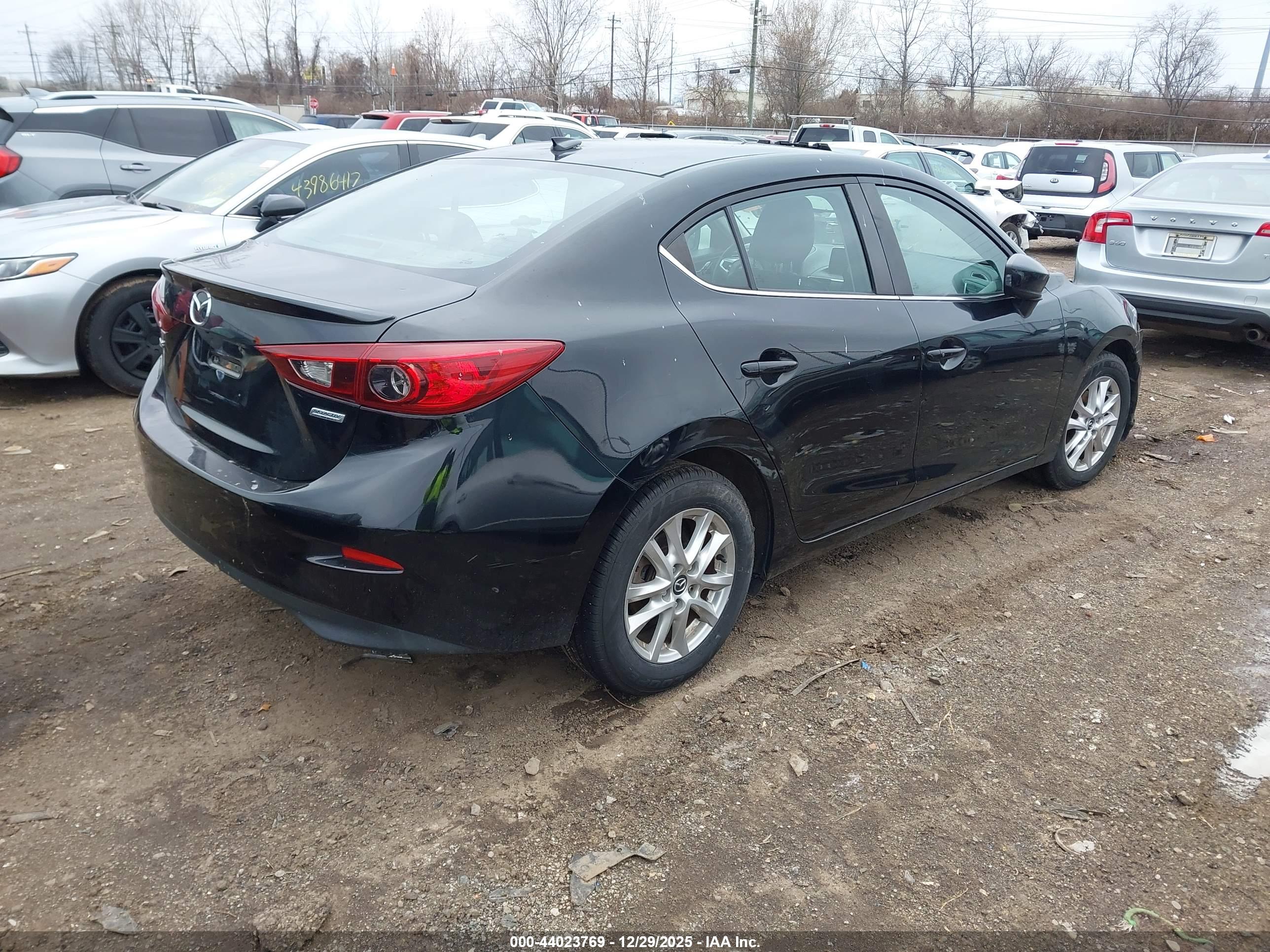 MAZDA MAZDA3 image 4