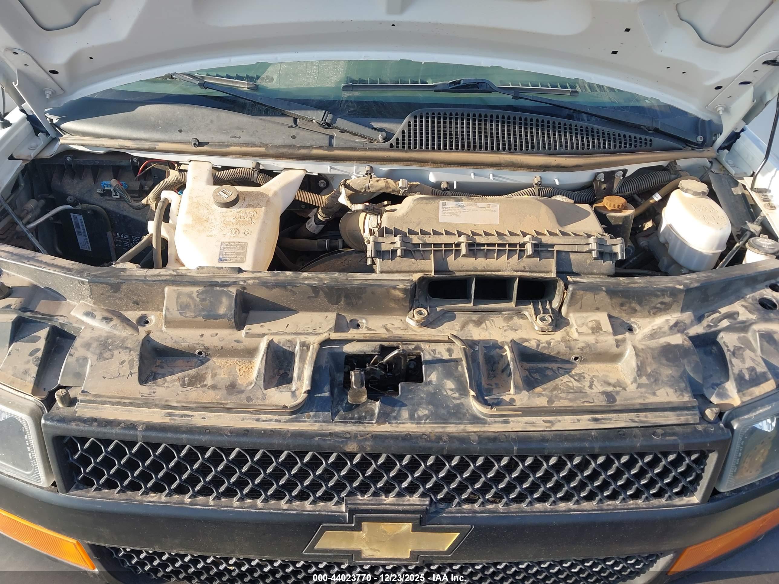 CHEVROLET EXPRESS image 10