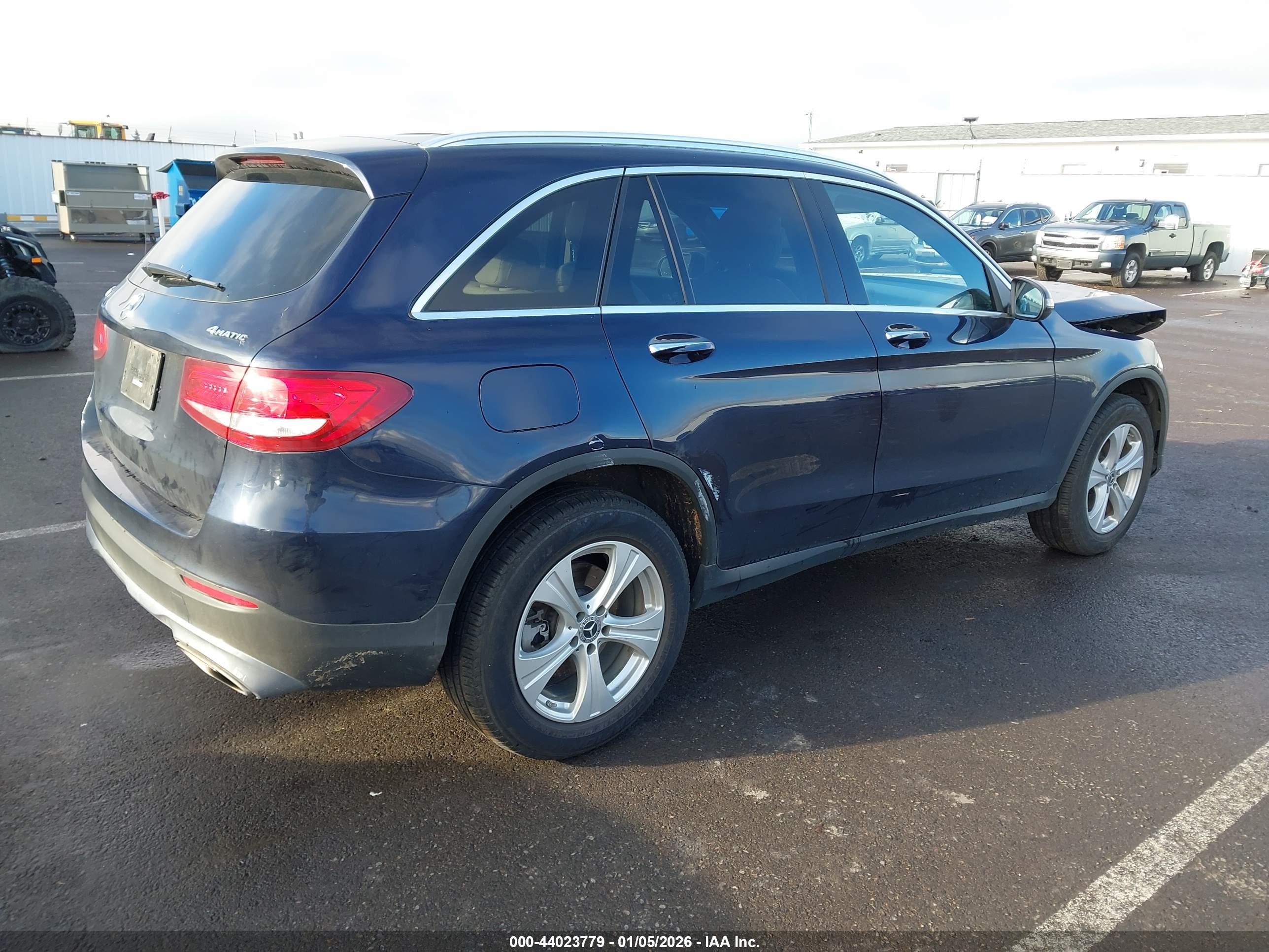 MERCEDES-BENZ GLC image 4
