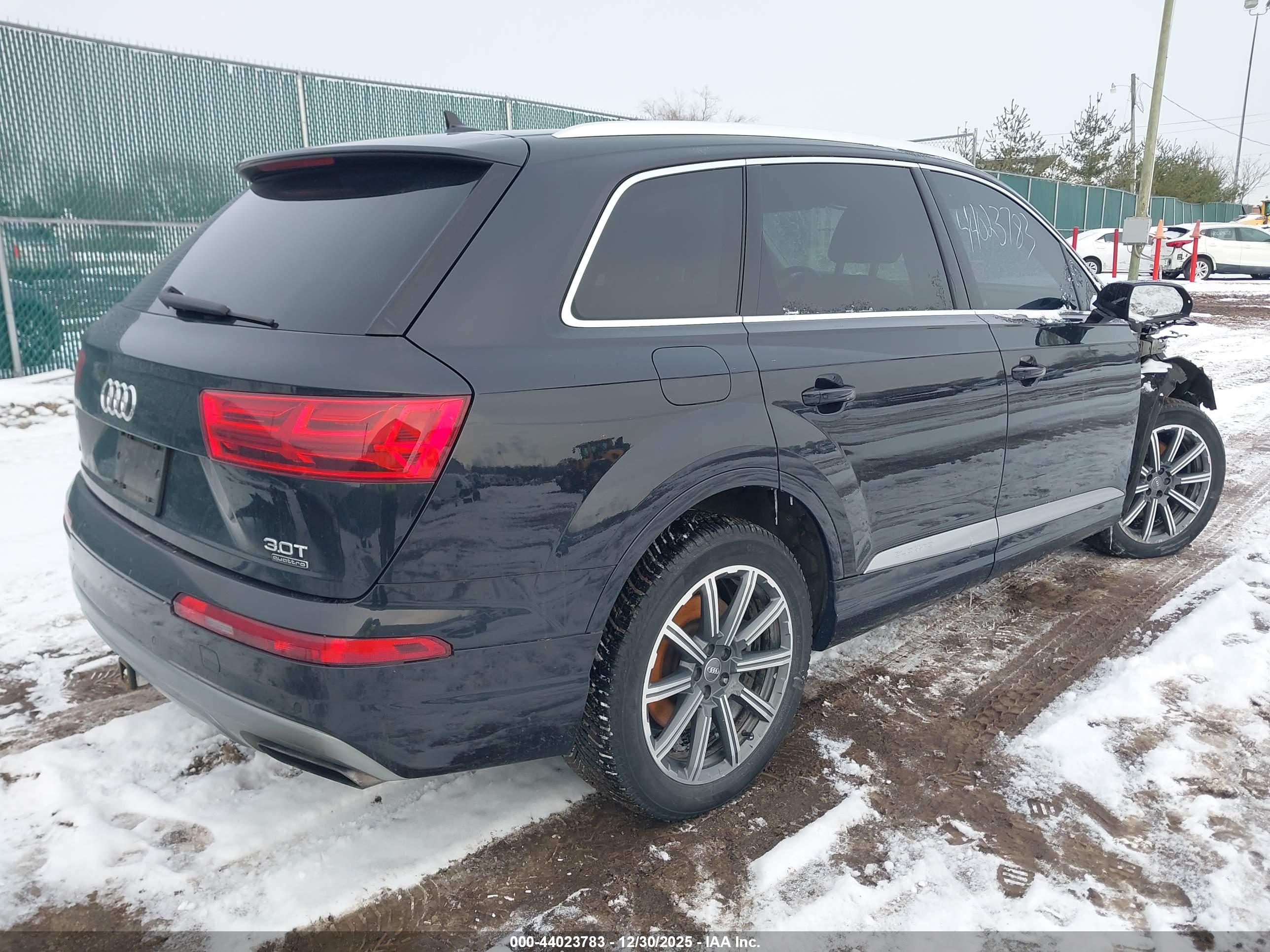AUDI Q7 image 4