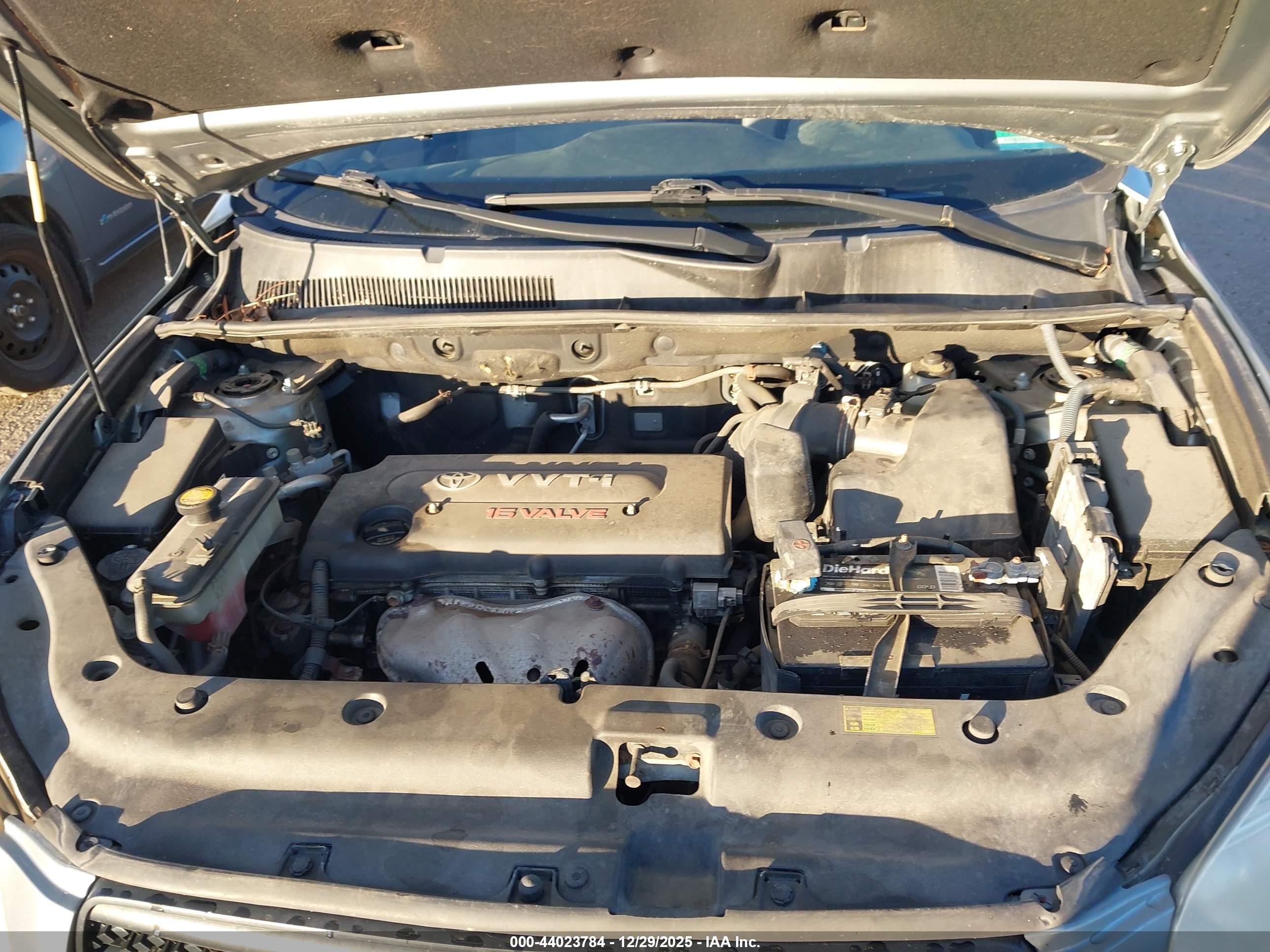 TOYOTA RAV4 image 10