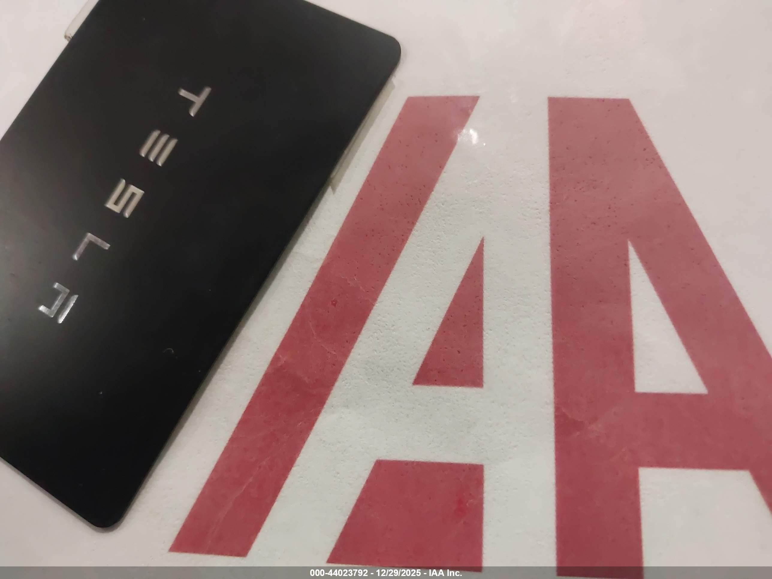 TESLA MODEL image 11