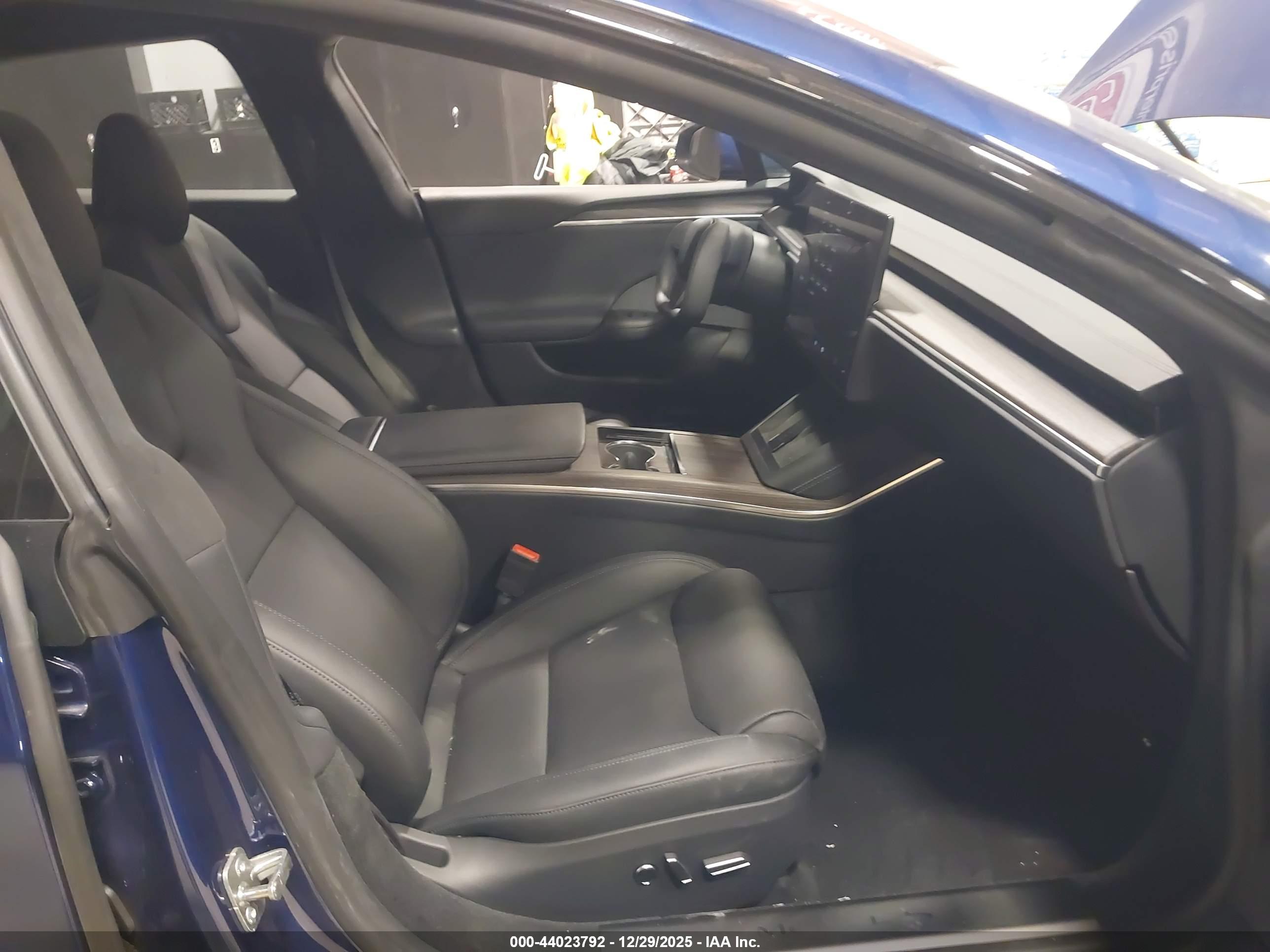 TESLA MODEL image 5