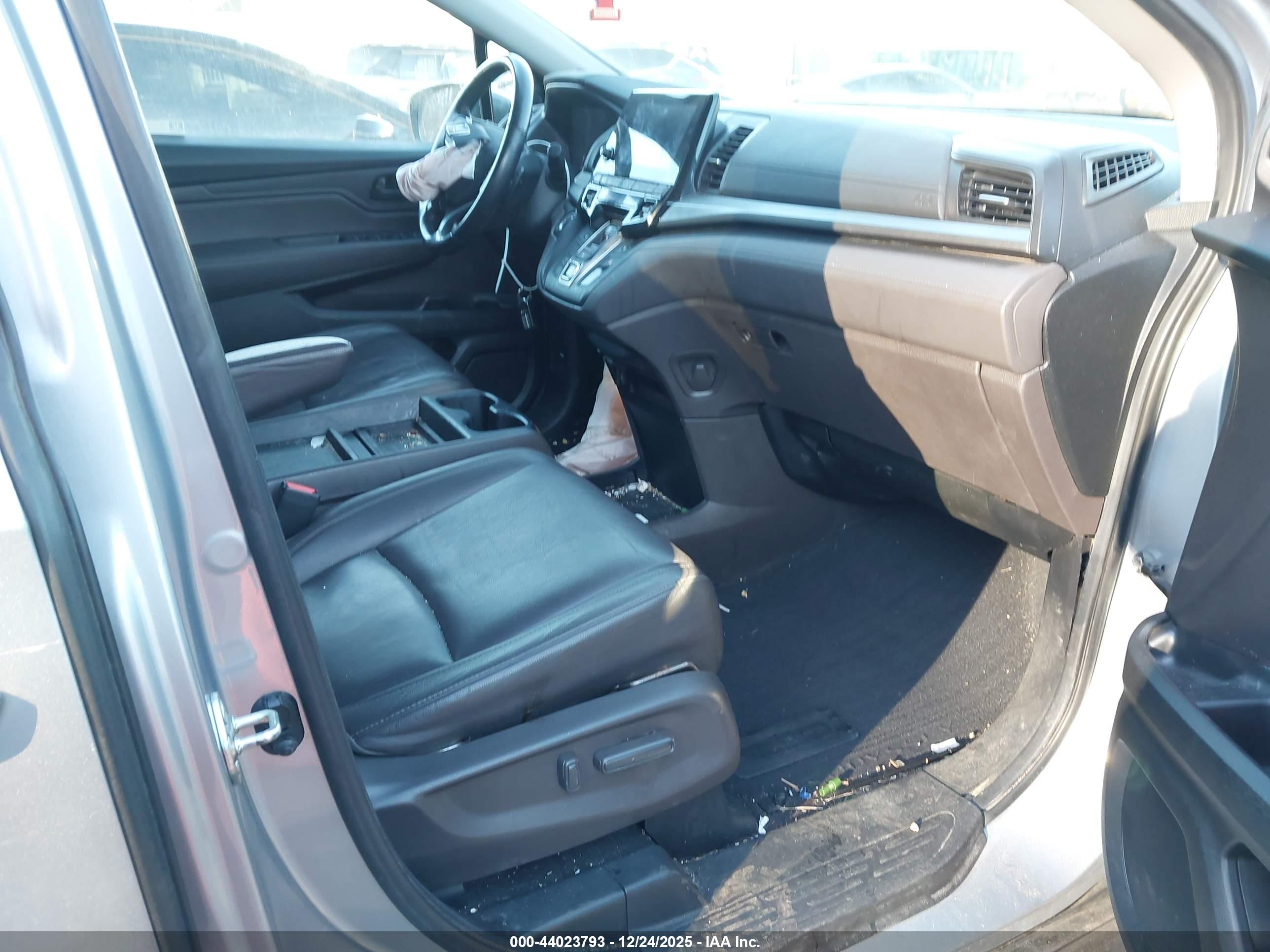 HONDA ODYSSEY image 5