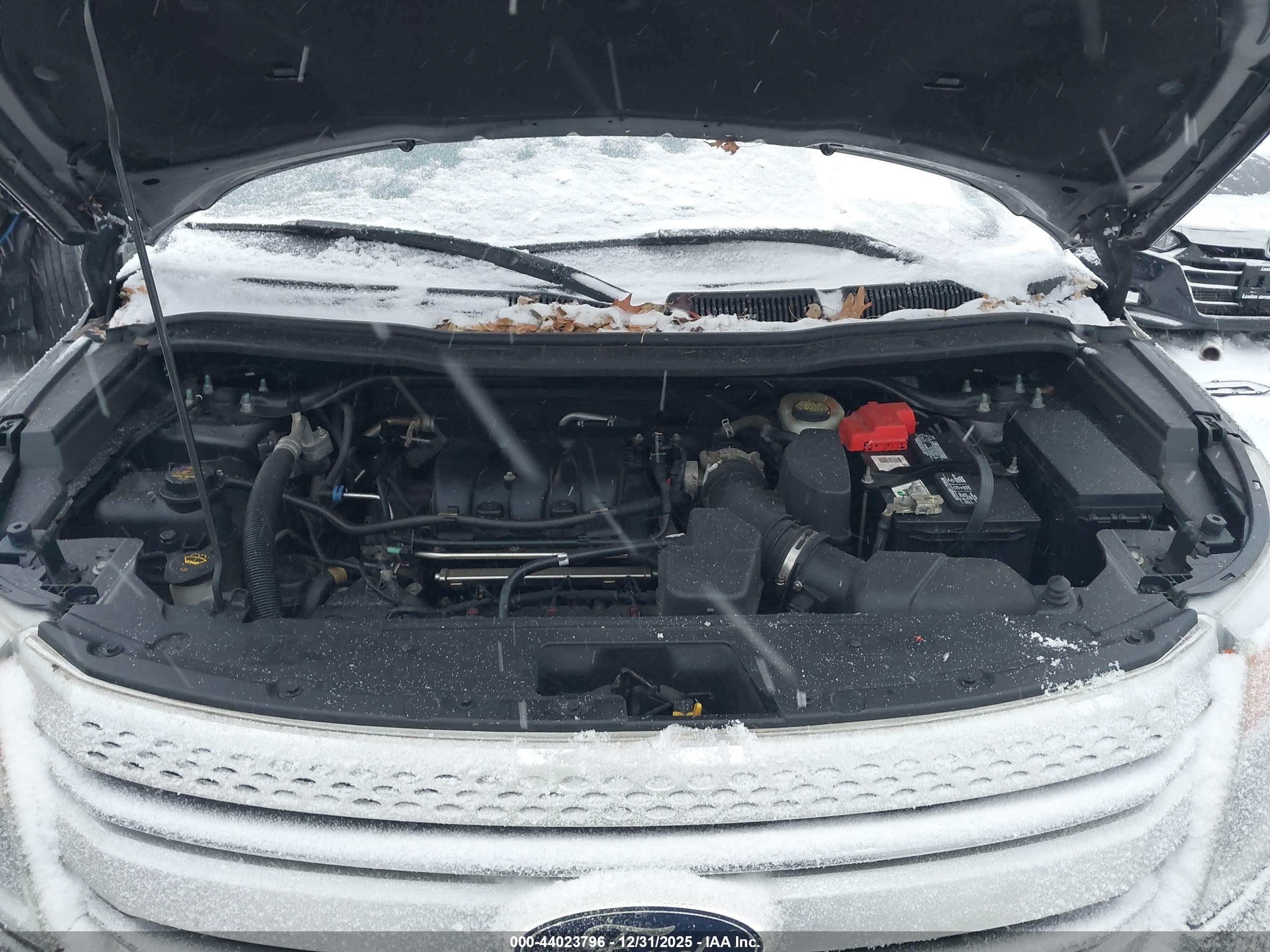 FORD EXPLORER image 10