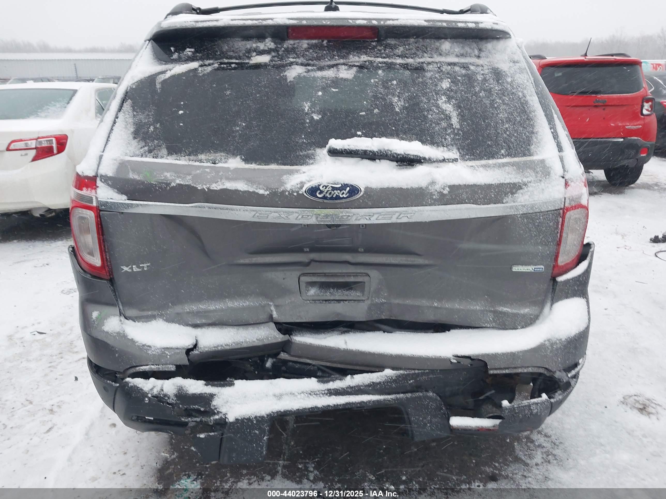 FORD EXPLORER image 6