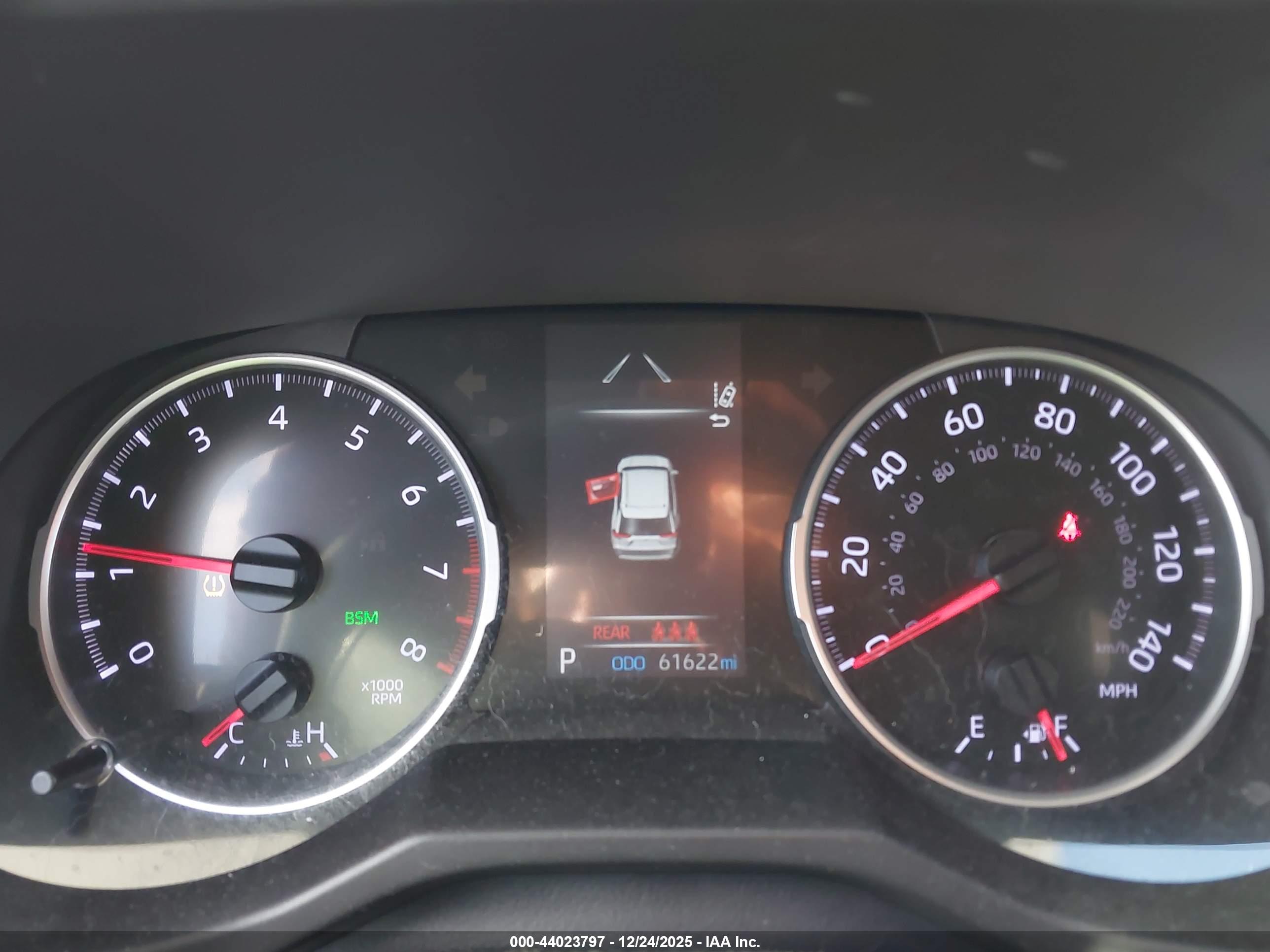 TOYOTA RAV4 image 7