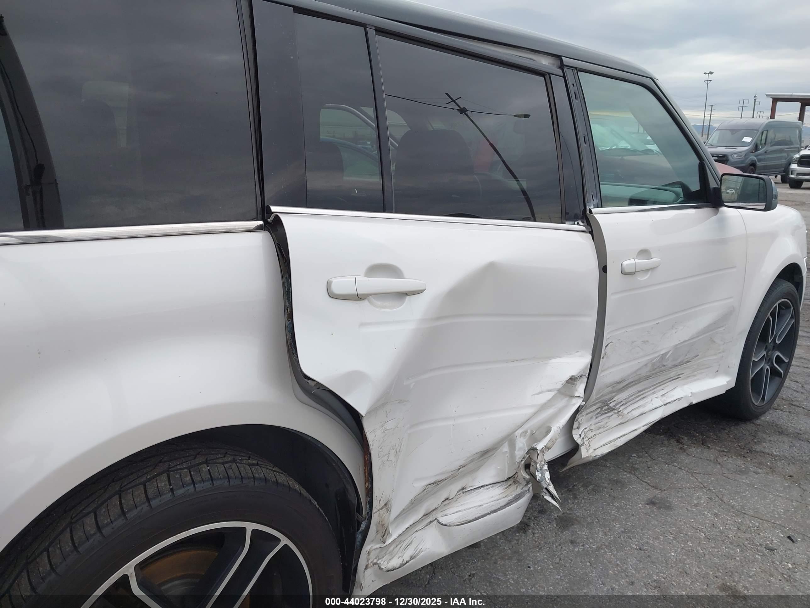 FORD FLEX image 6