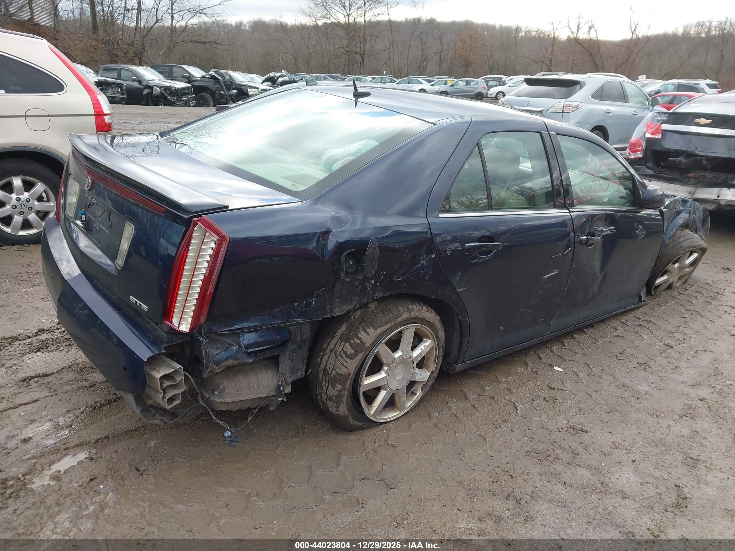 CADILLAC STS image 4