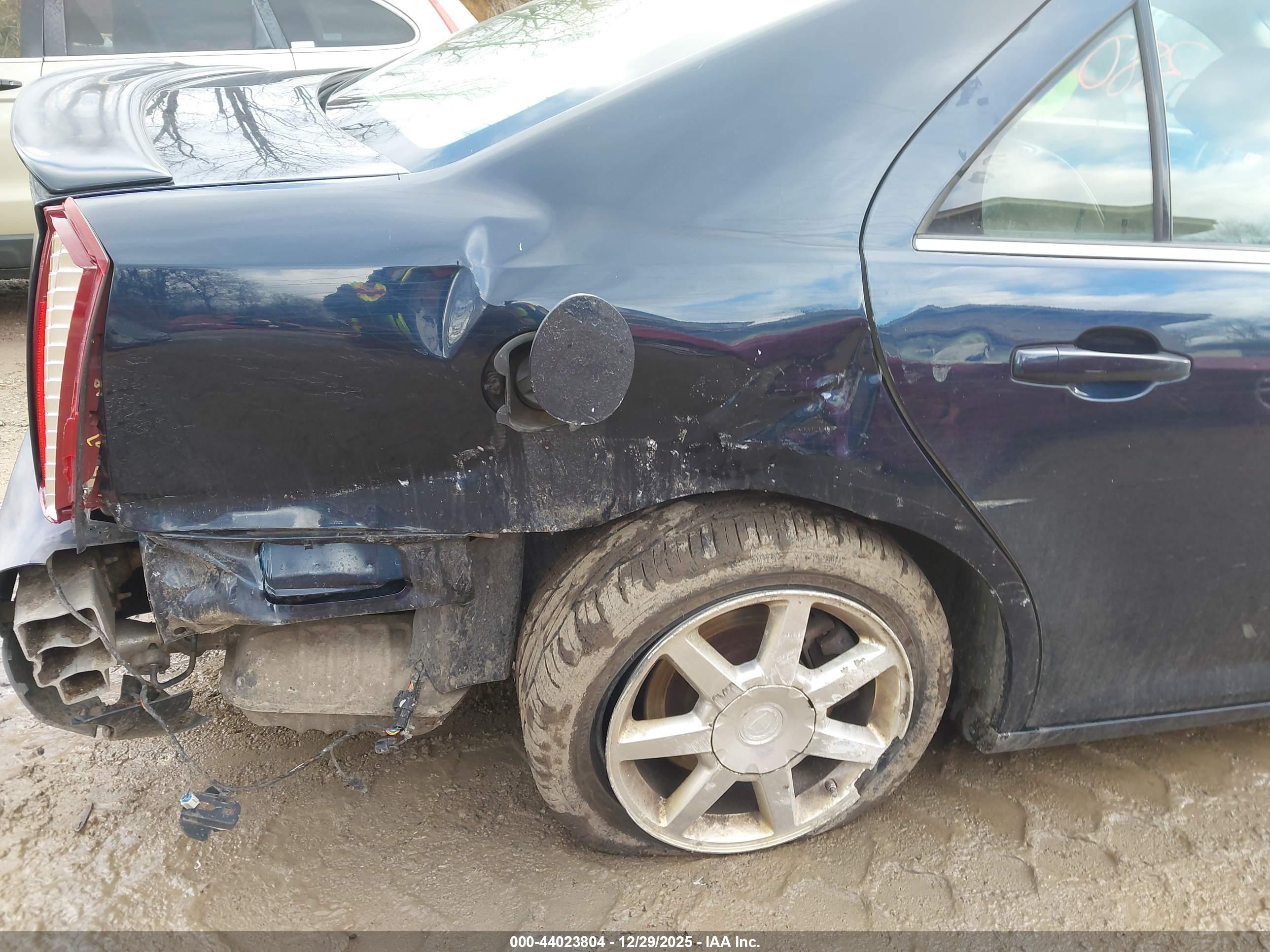 CADILLAC STS image 6