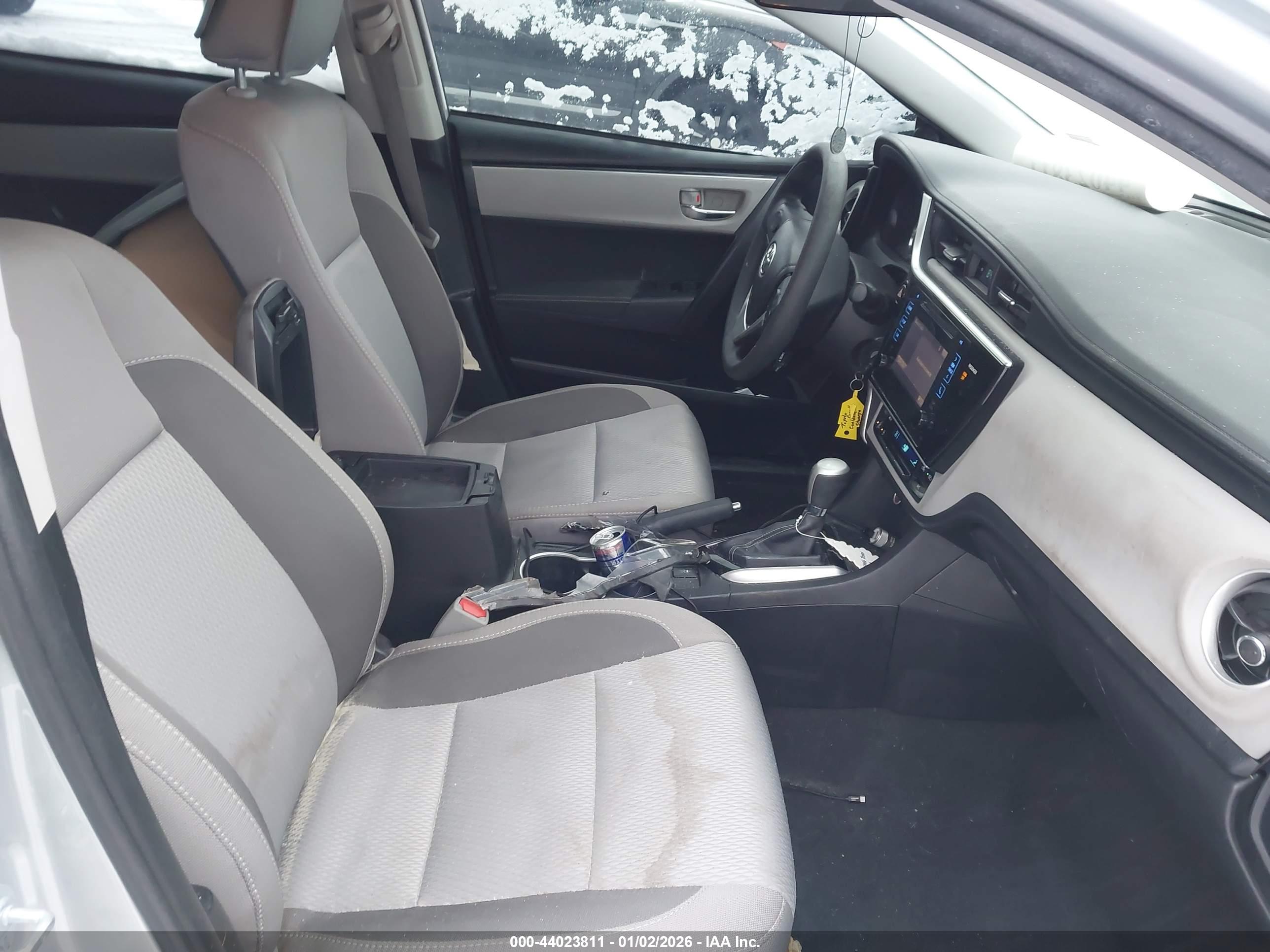 TOYOTA COROLLA image 5