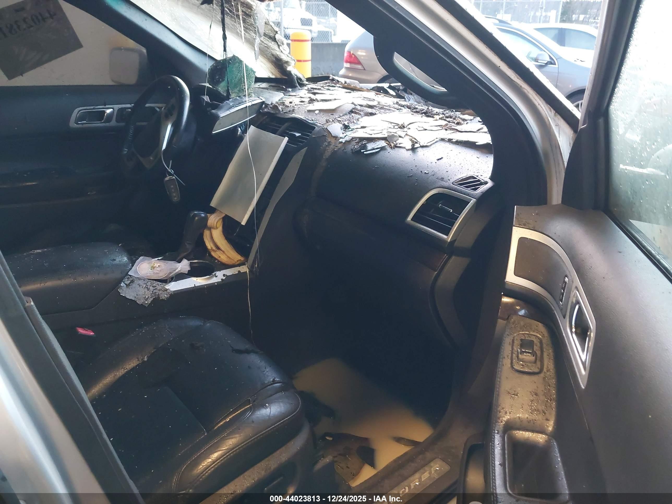 FORD EXPLORER image 5