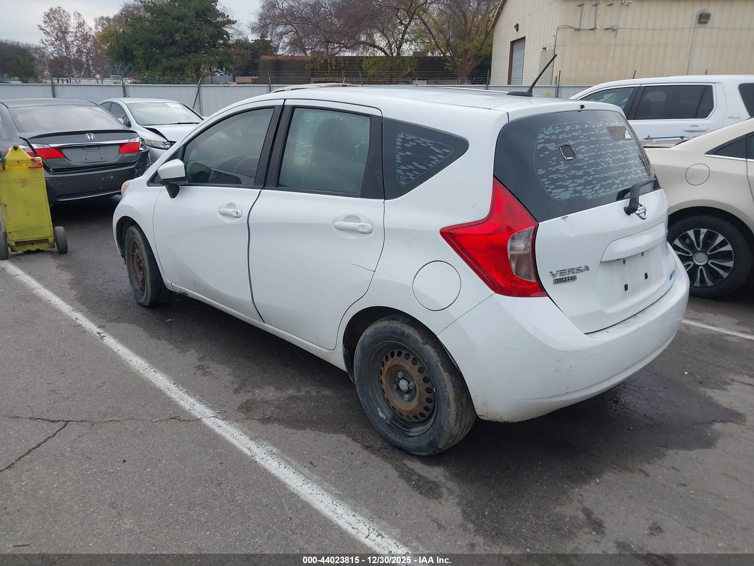 NISSAN VERSA image 3