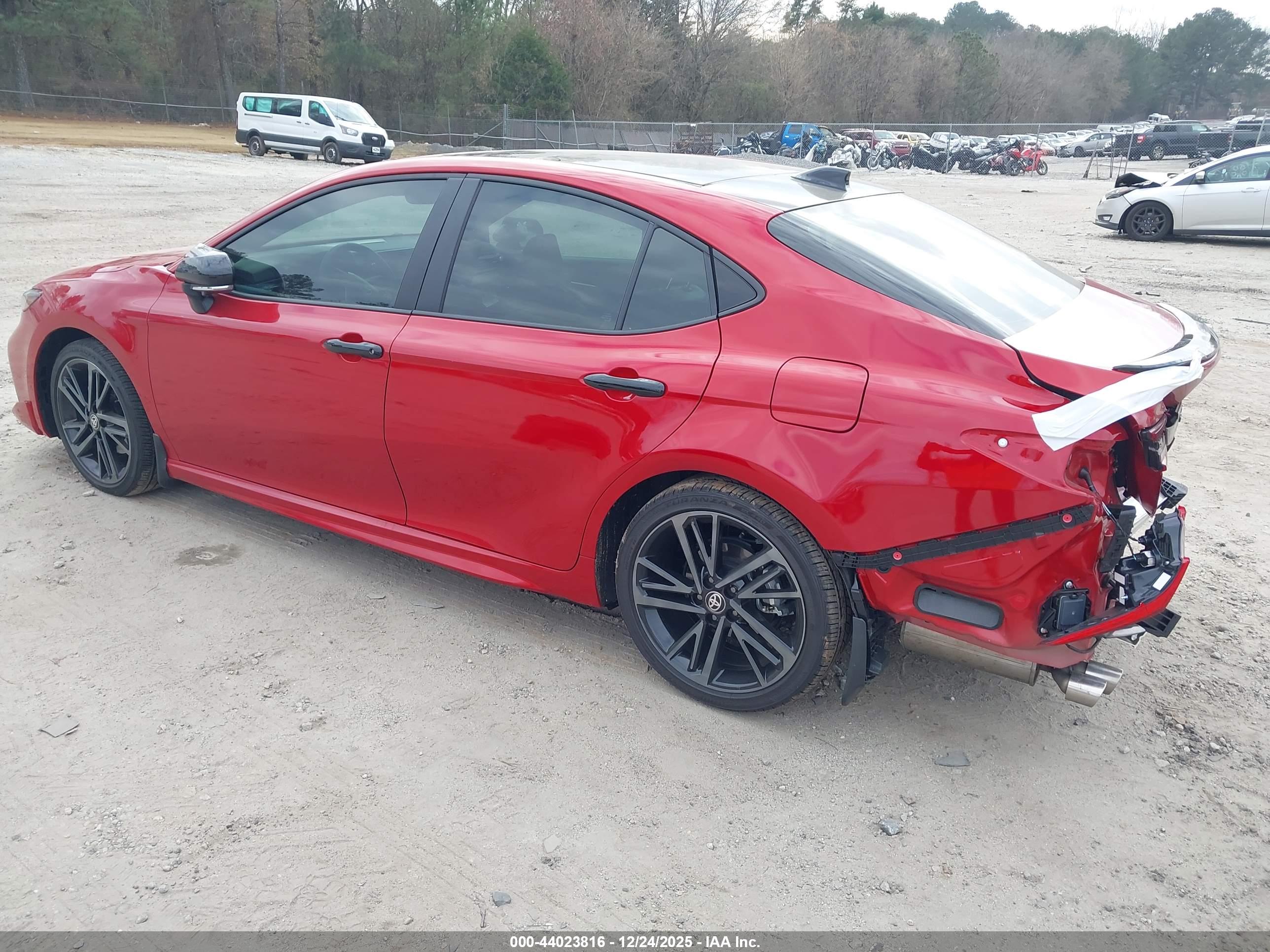 TOYOTA CAMRY image 3