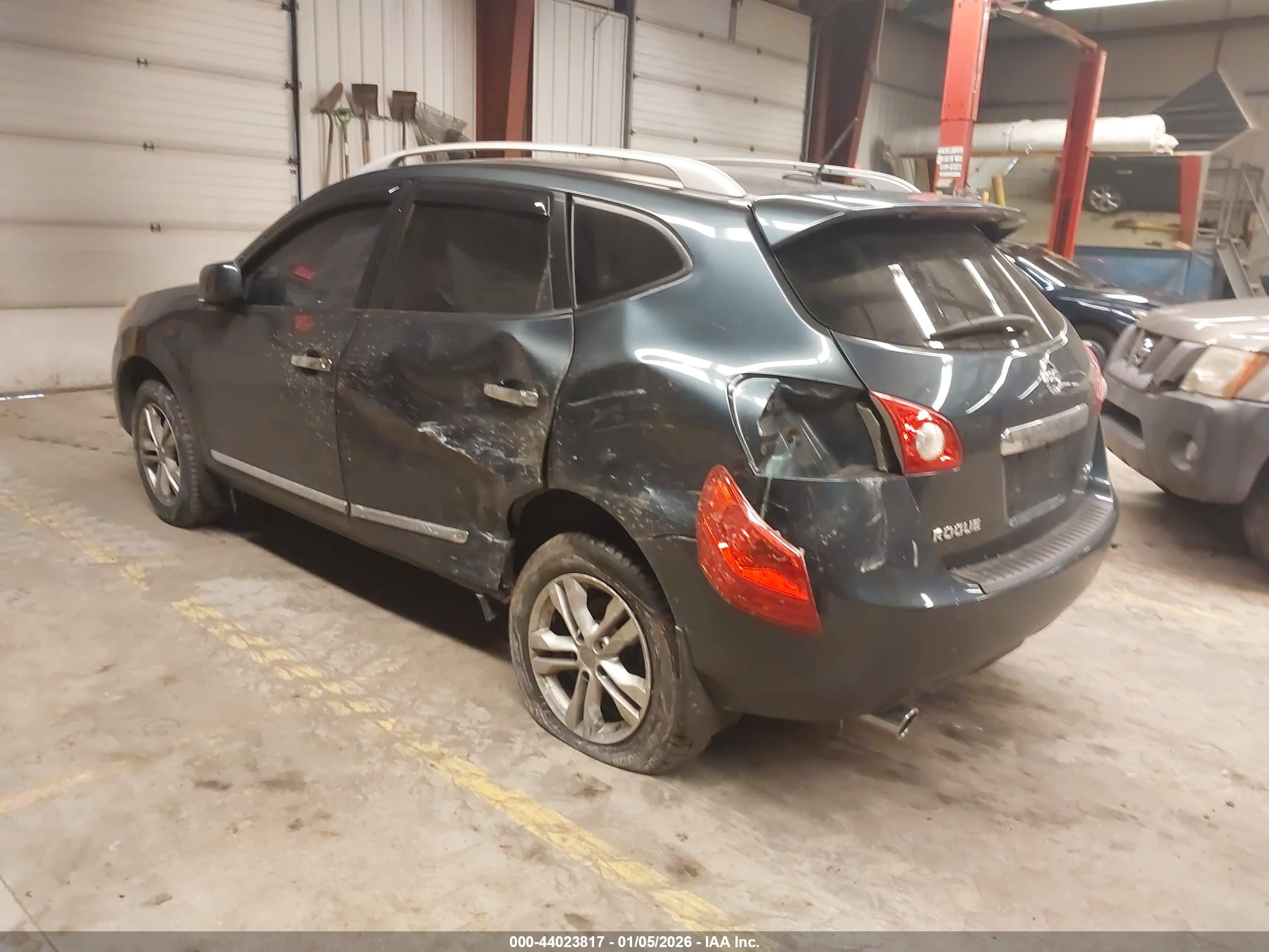 NISSAN ROGUE image 3
