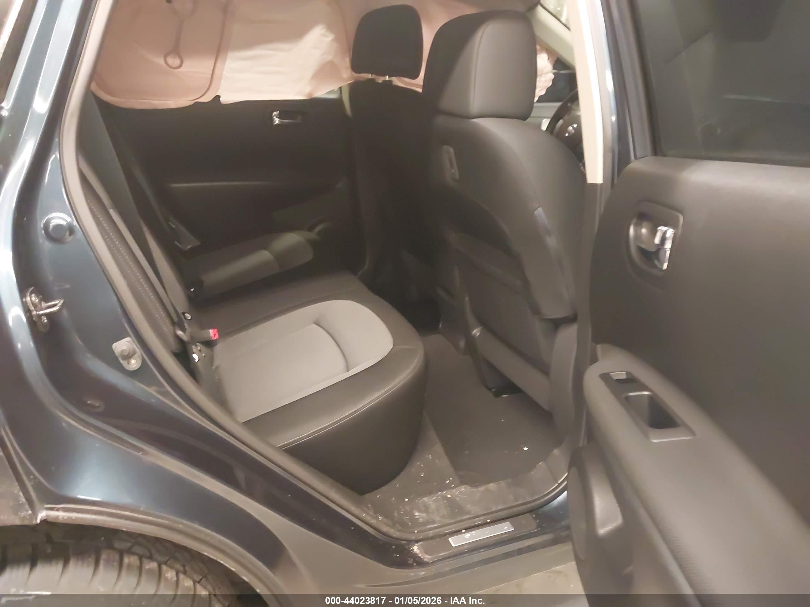 NISSAN ROGUE image 8