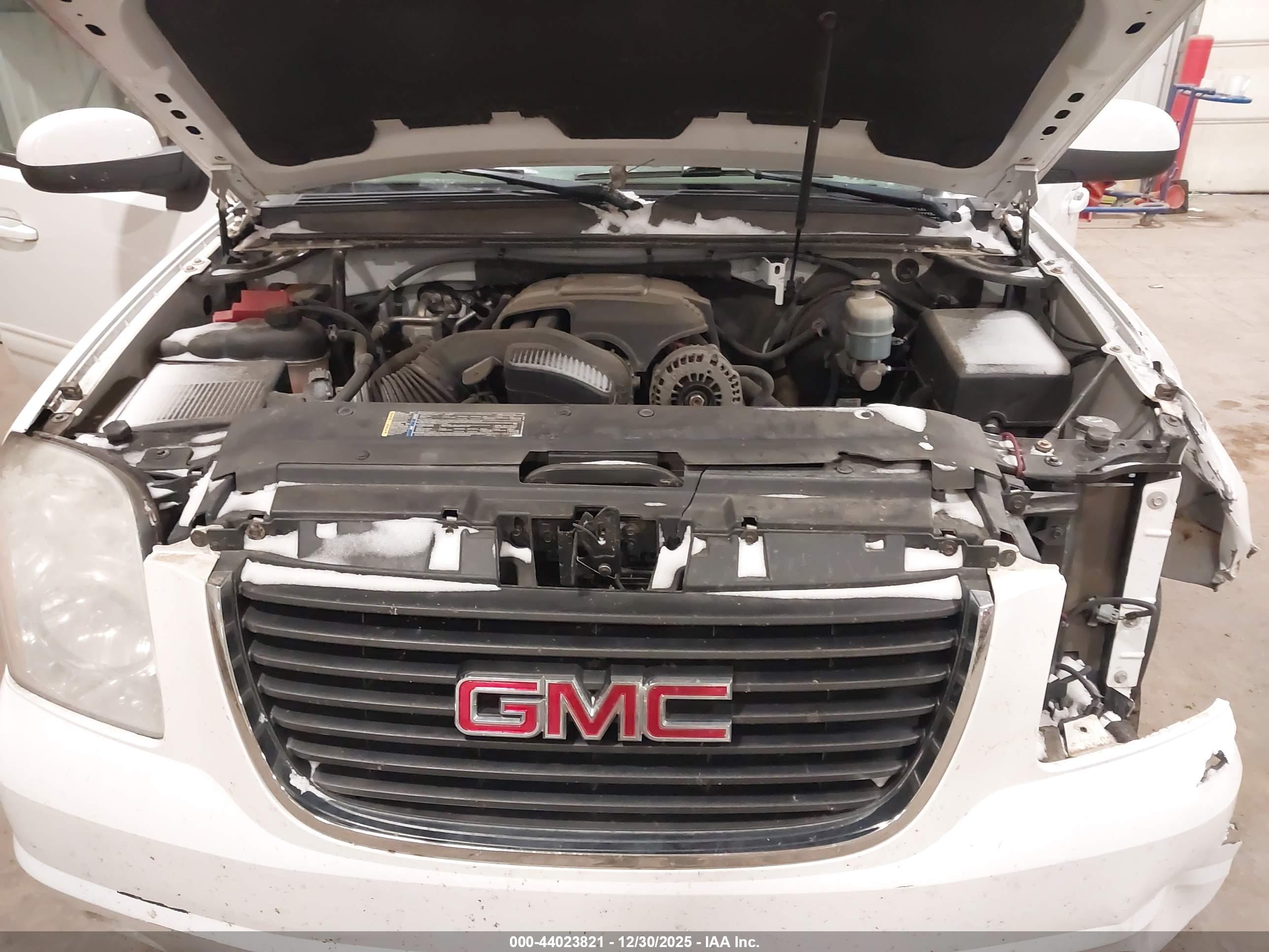 GMC YUKON image 10