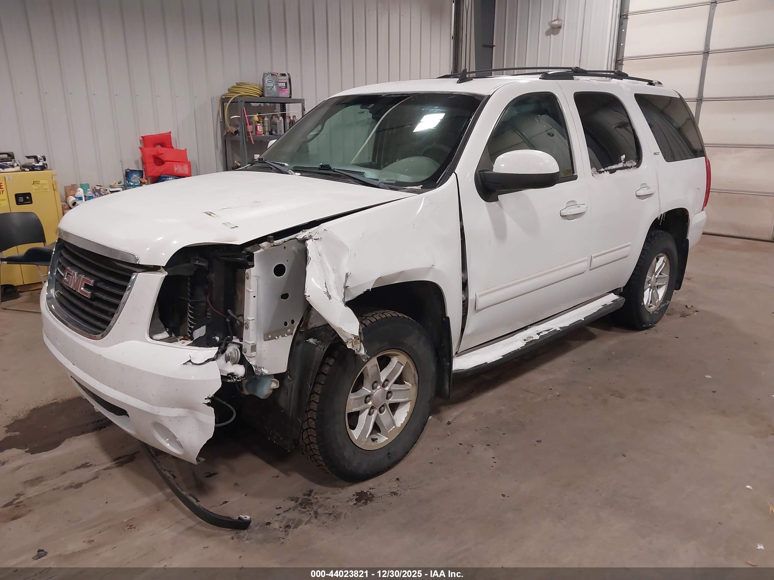 GMC YUKON image 2
