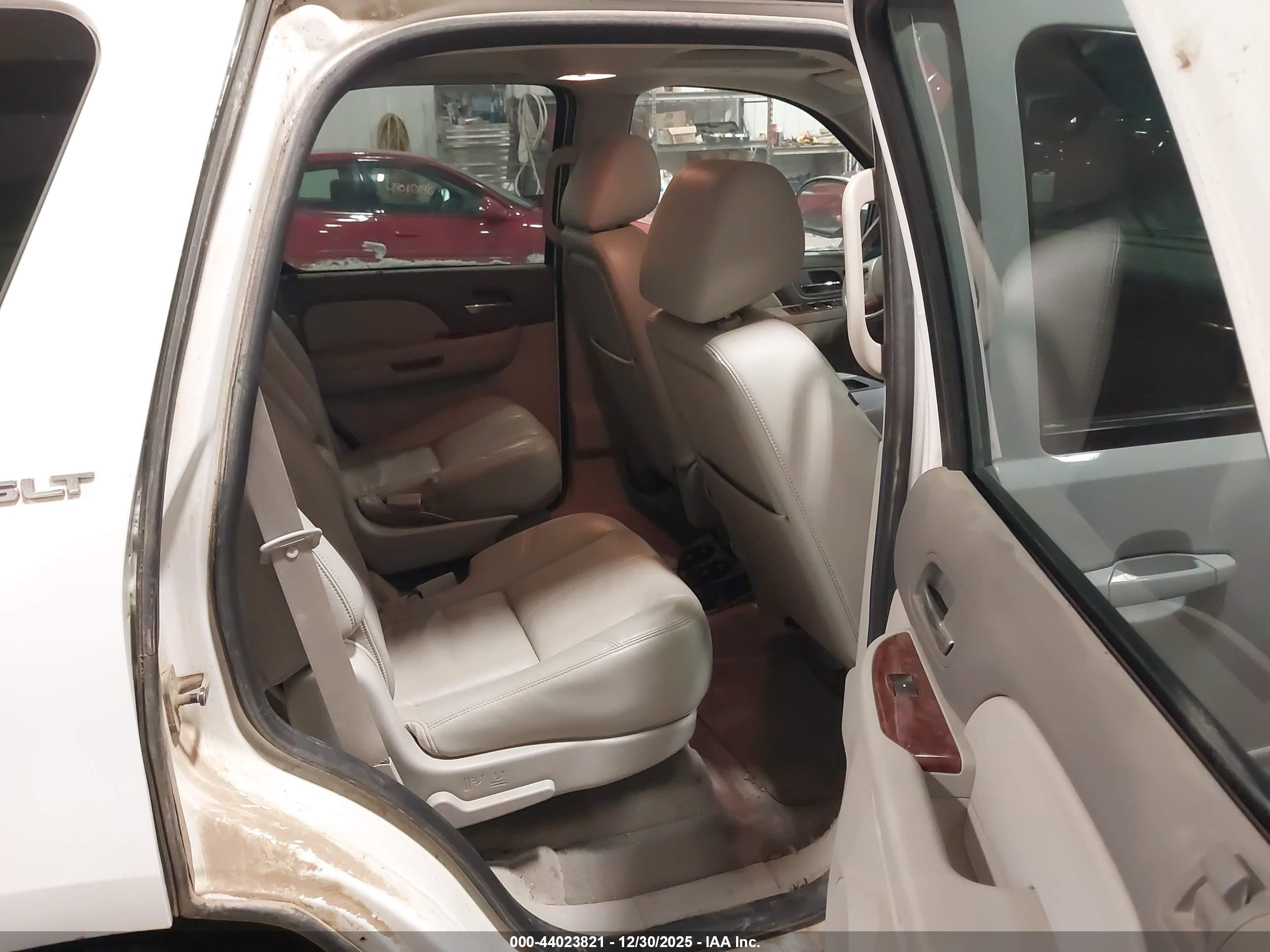 GMC YUKON image 8