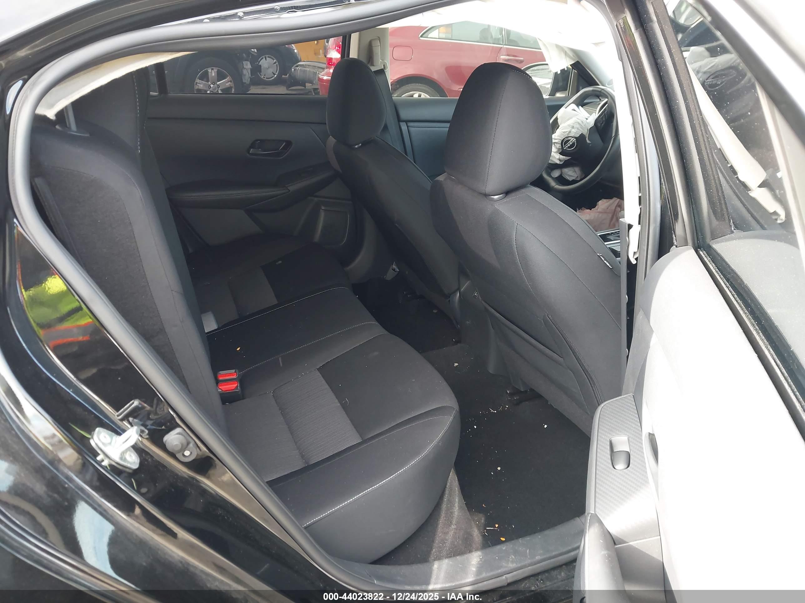 NISSAN SENTRA image 8
