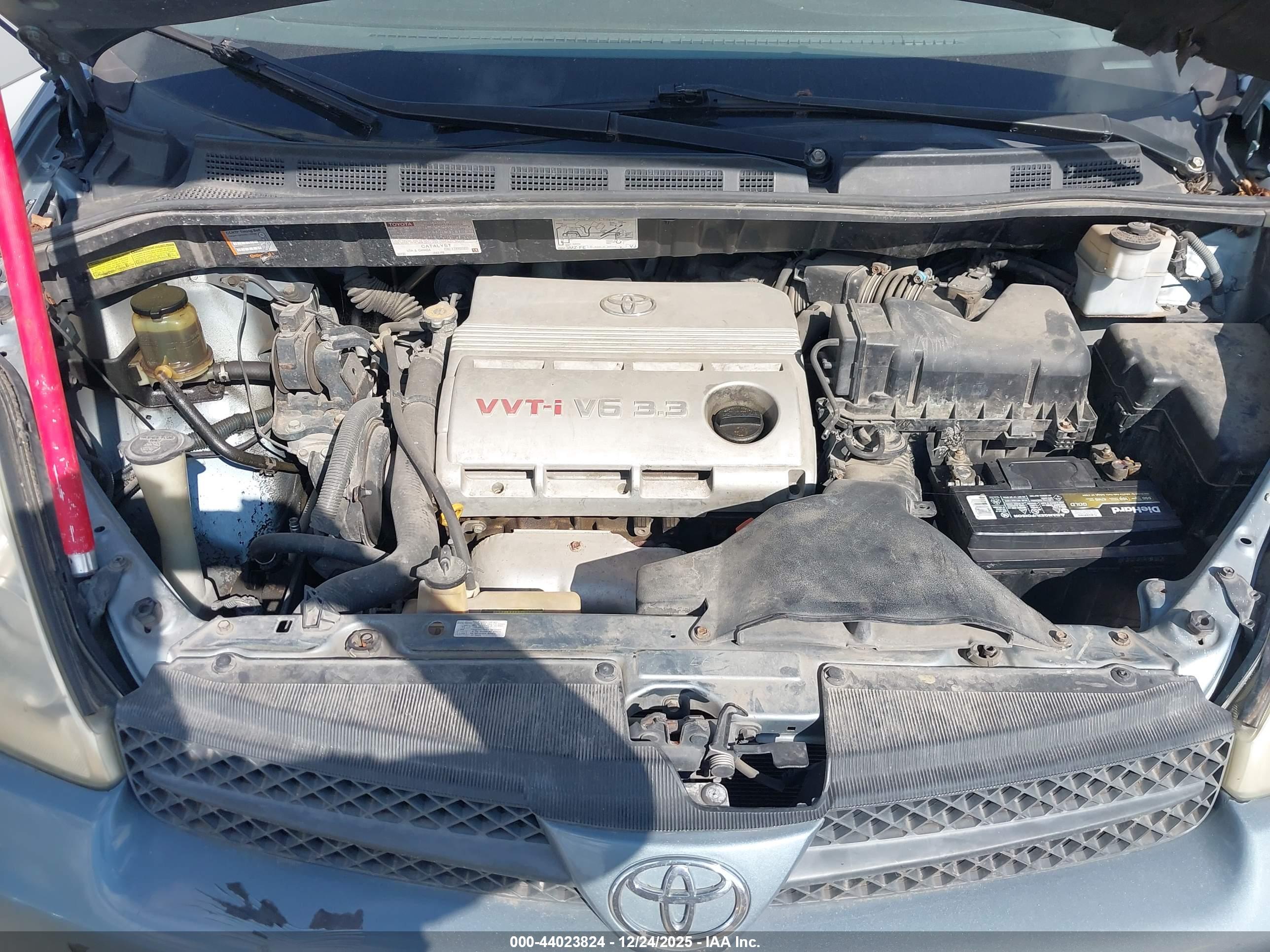 TOYOTA SIENNA image 10