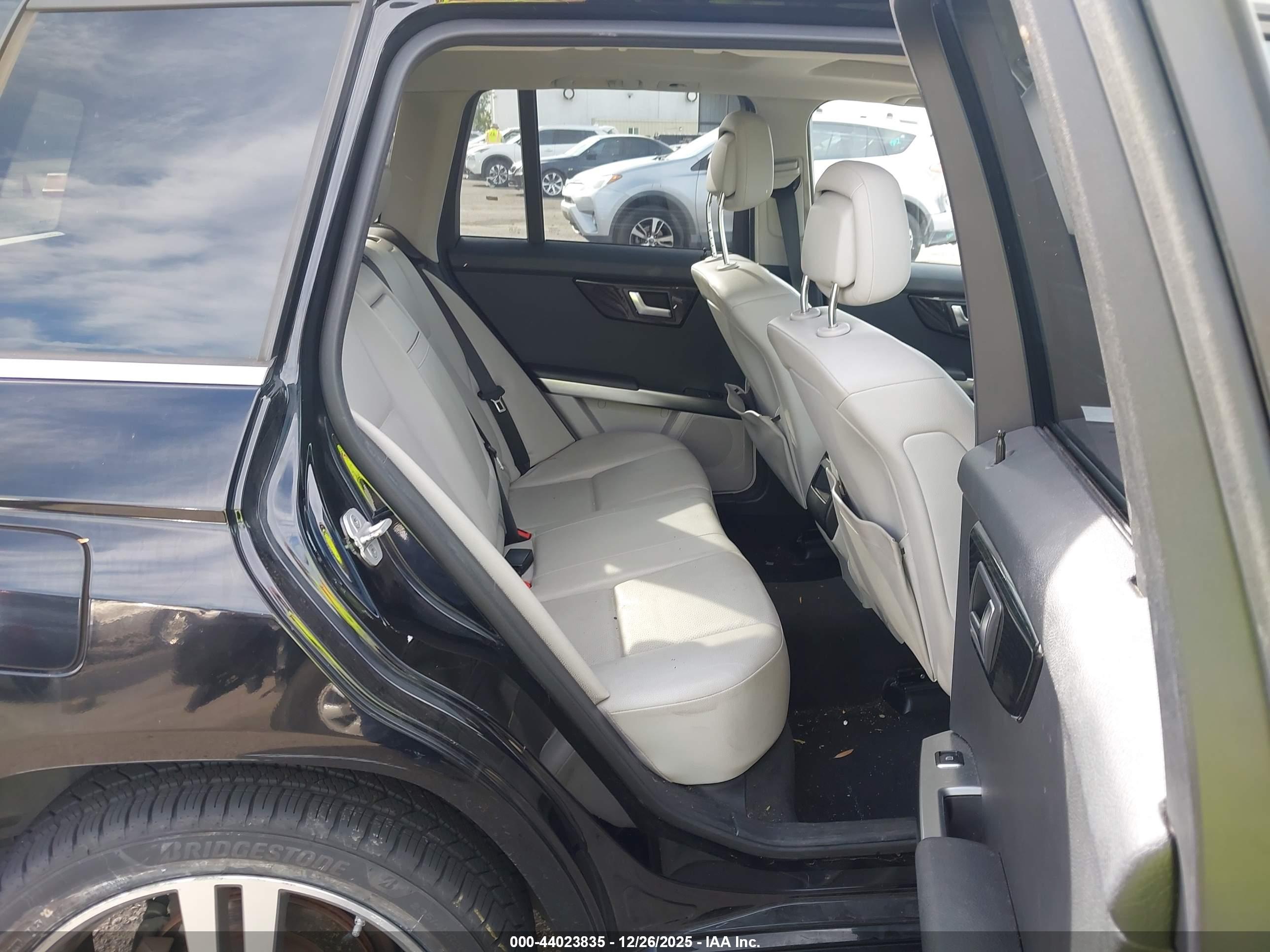 MERCEDES-BENZ GLK image 8