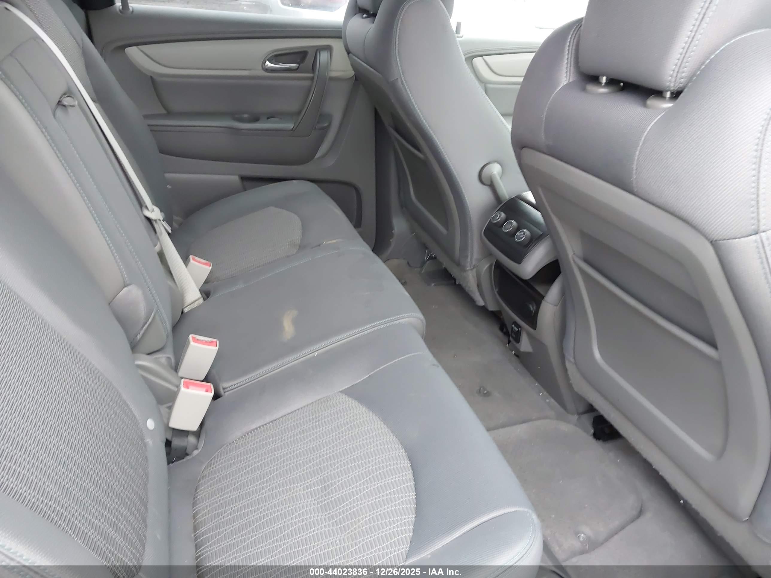 CHEVROLET TRAVERSE image 8