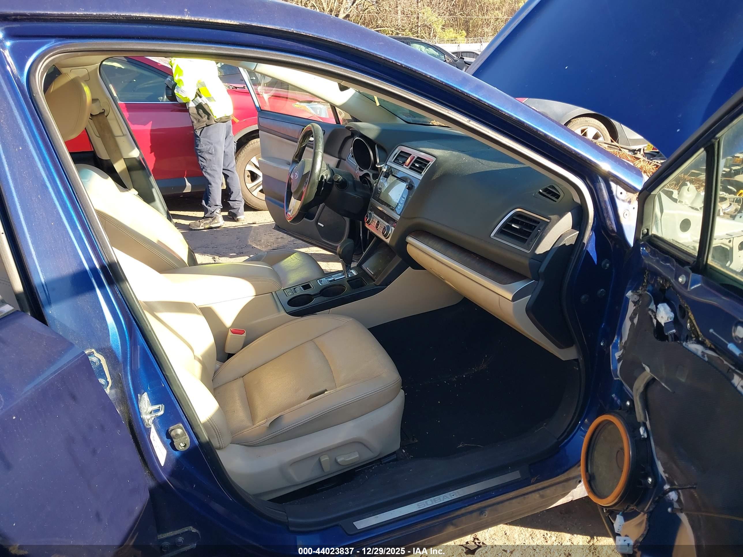 SUBARU OUTBACK image 5