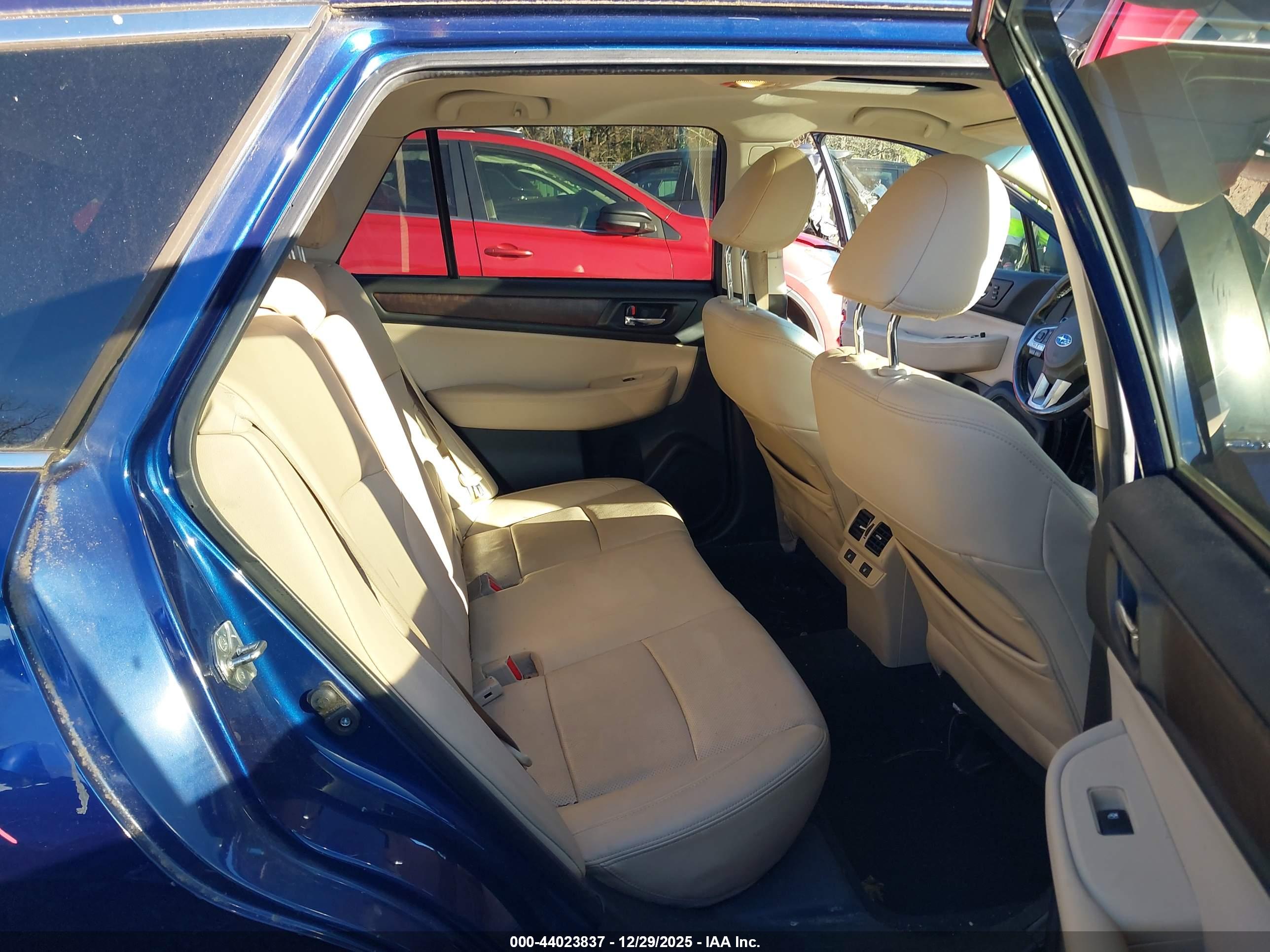 SUBARU OUTBACK image 8