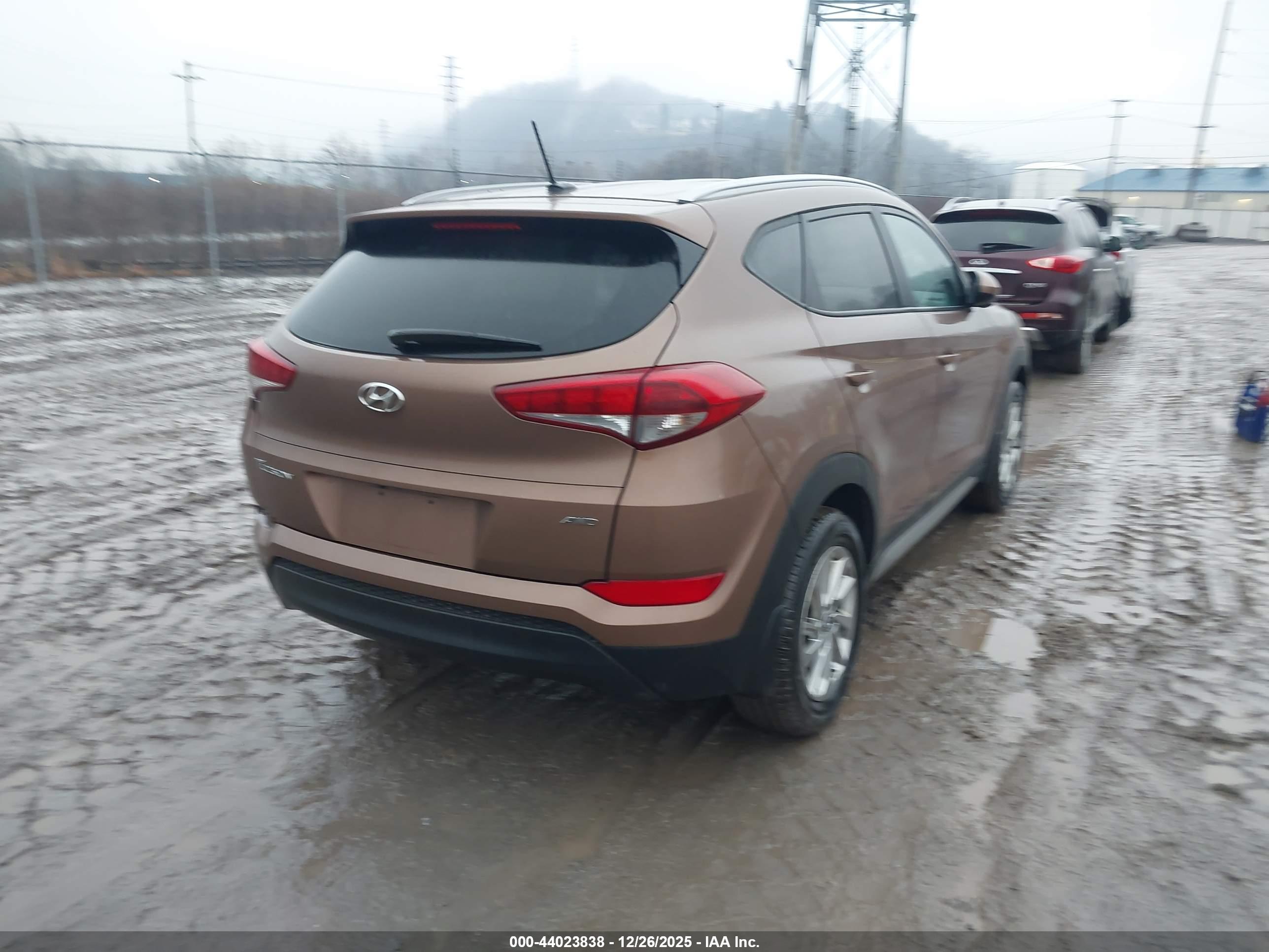 HYUNDAI TUCSON image 4