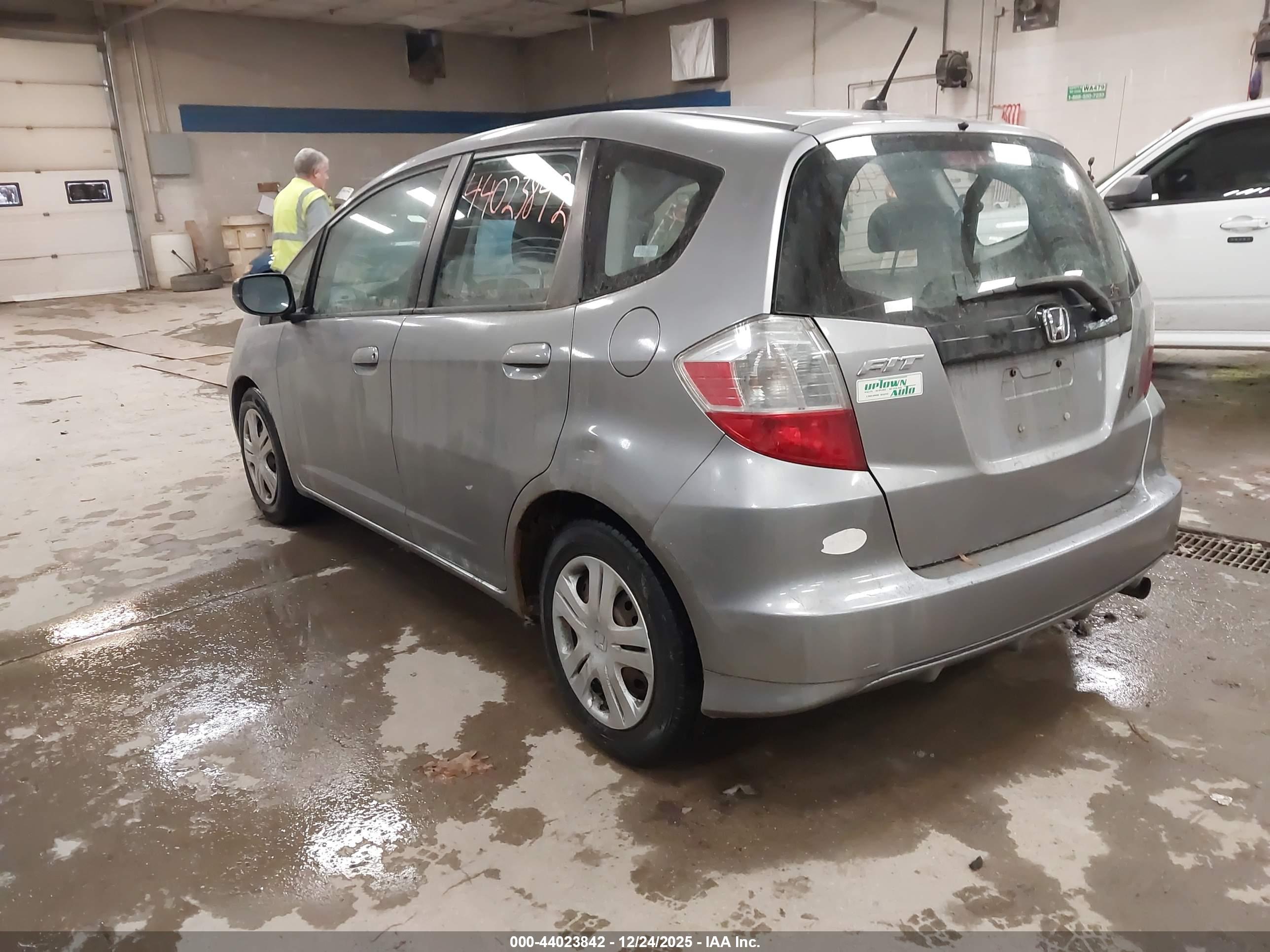 HONDA FIT image 3