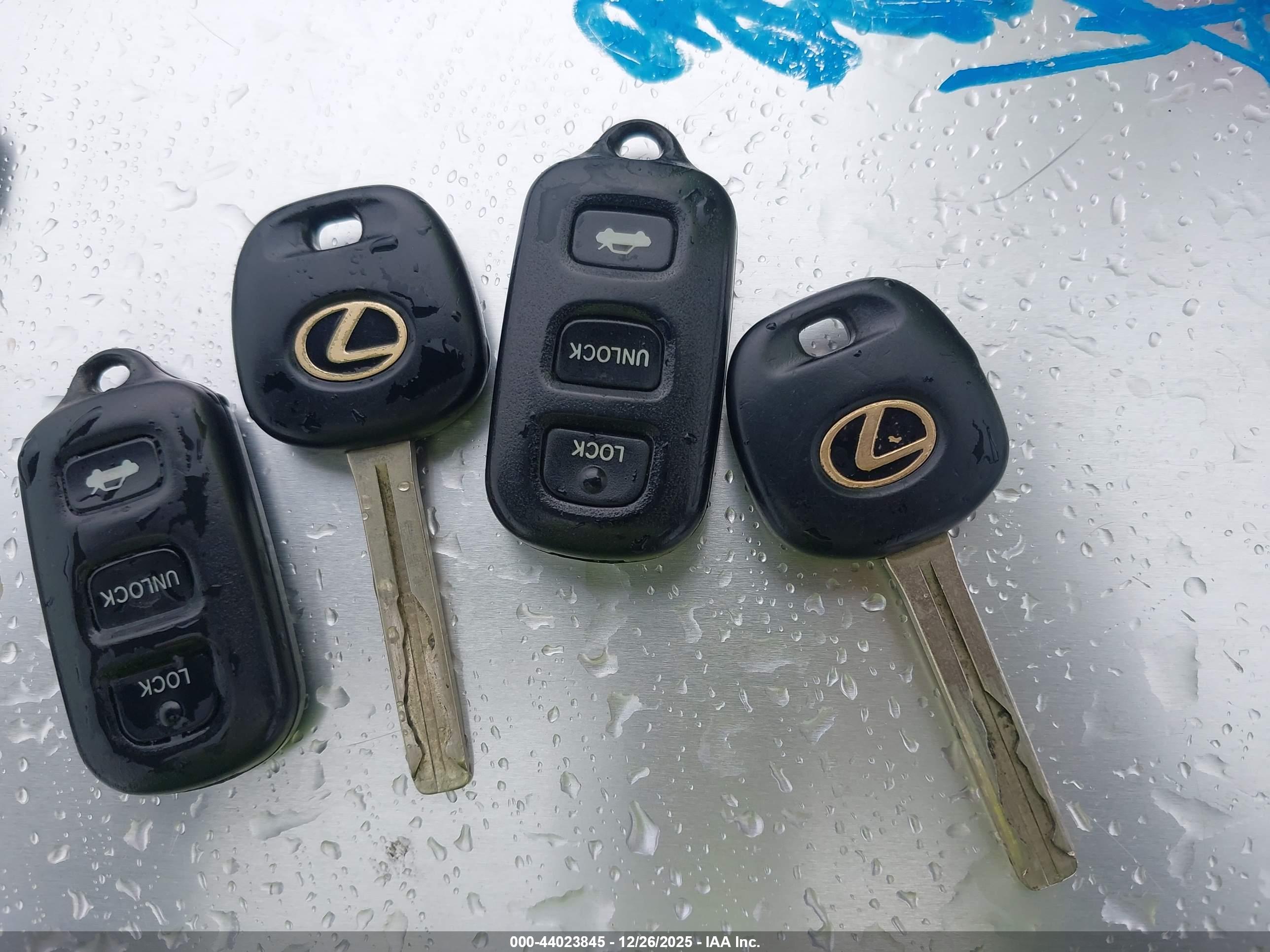 LEXUS ES image 11