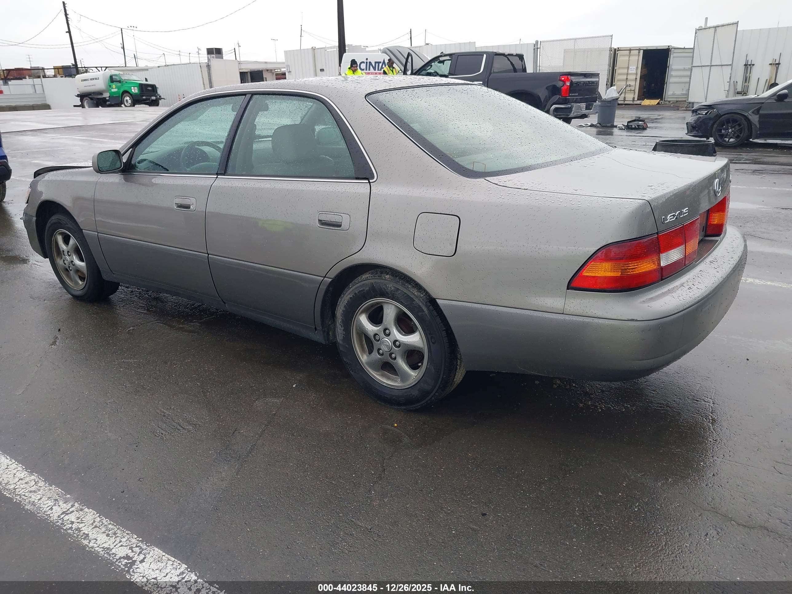 LEXUS ES image 3
