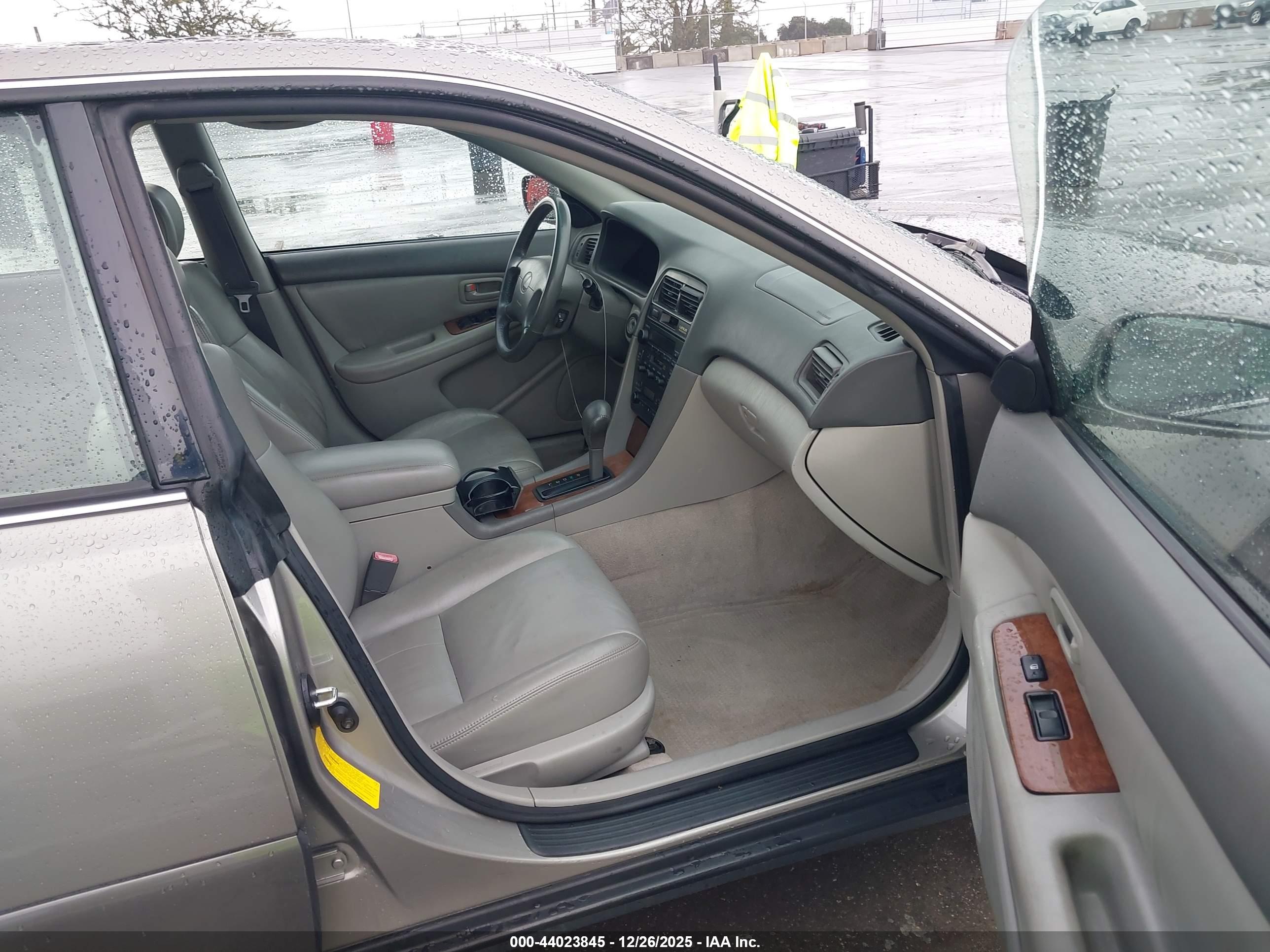 LEXUS ES image 5