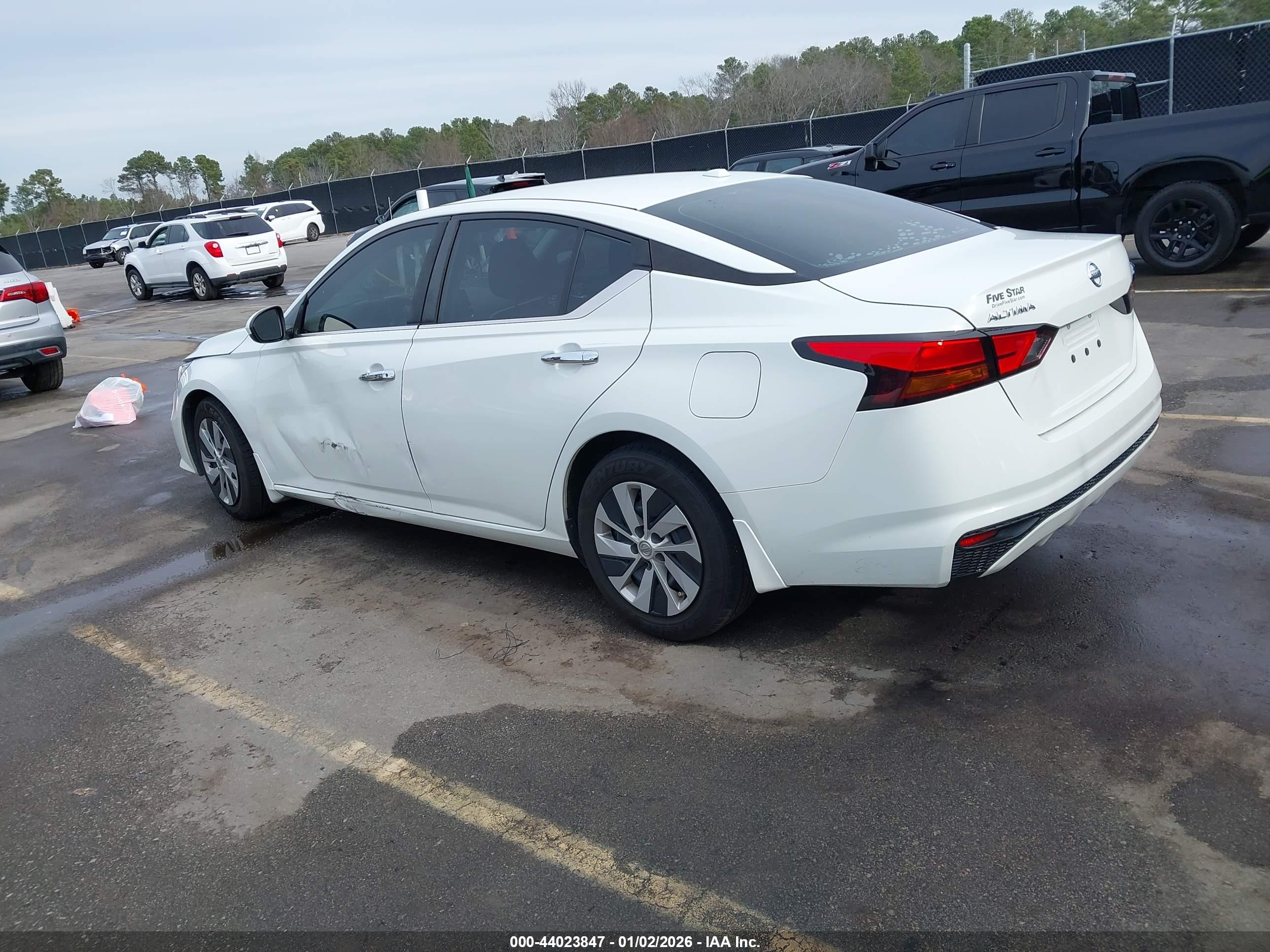 NISSAN ALTIMA image 3