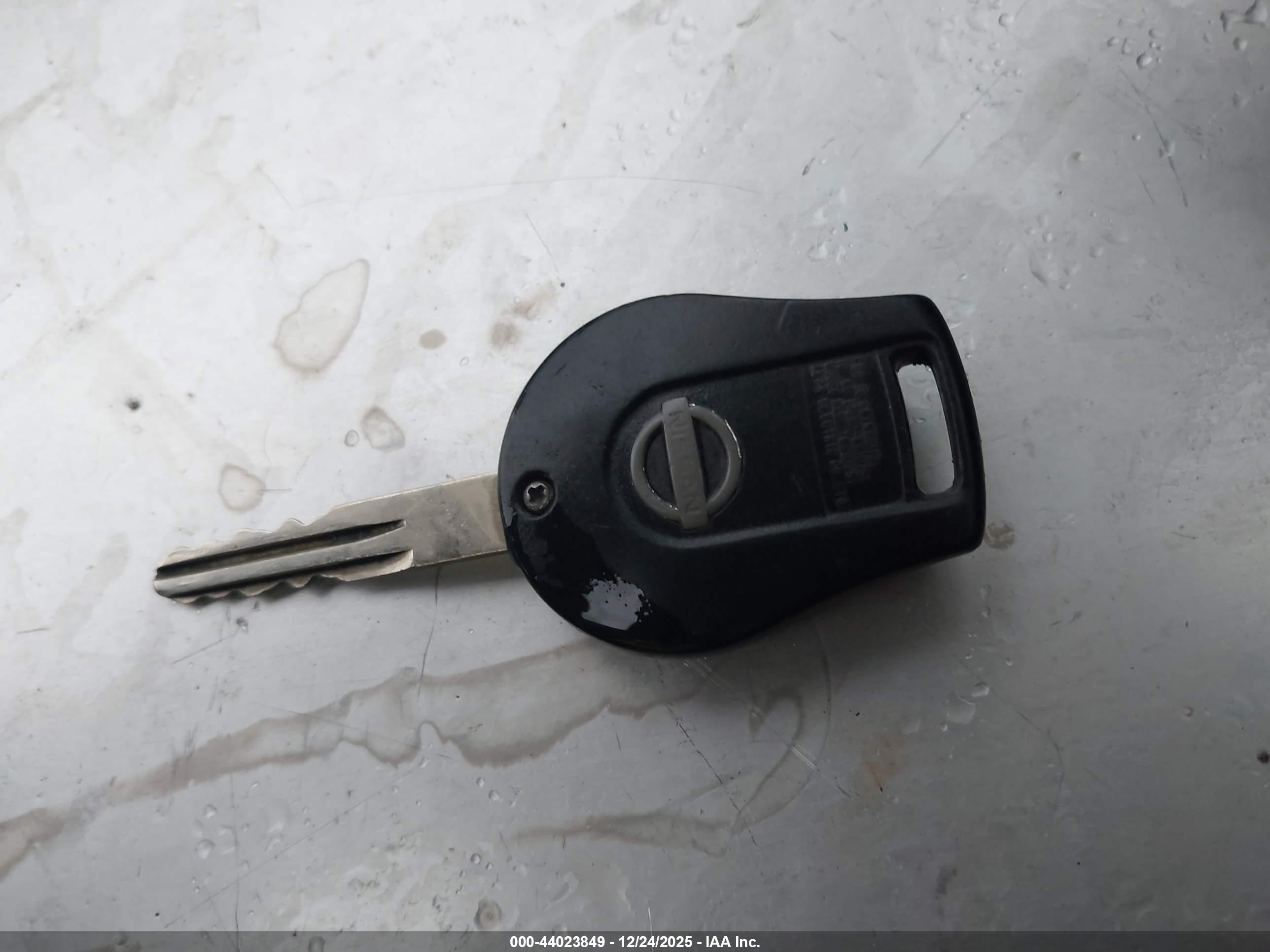 NISSAN ROGUE image 11