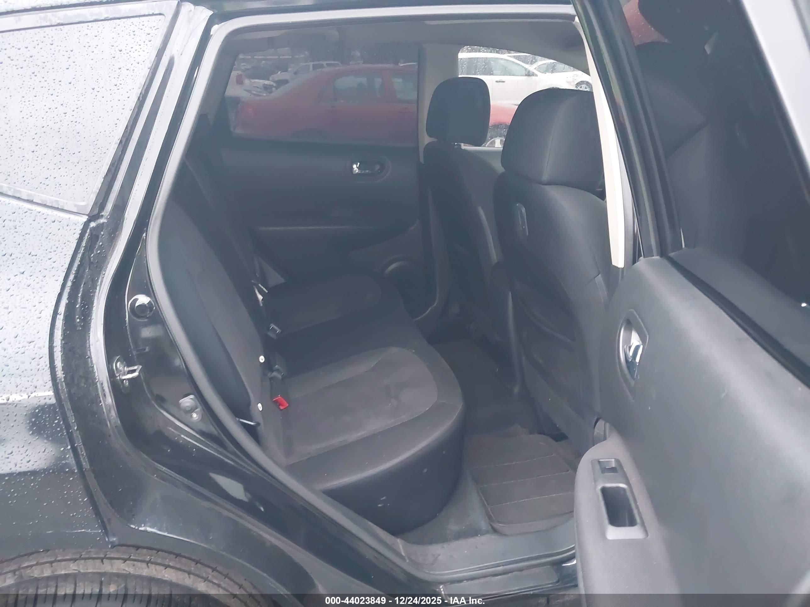NISSAN ROGUE image 8