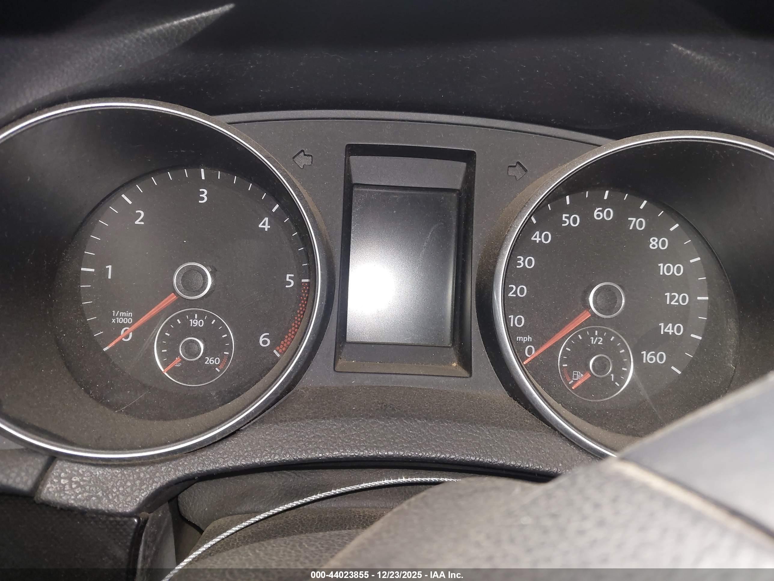 VOLKSWAGEN JETTA image 7