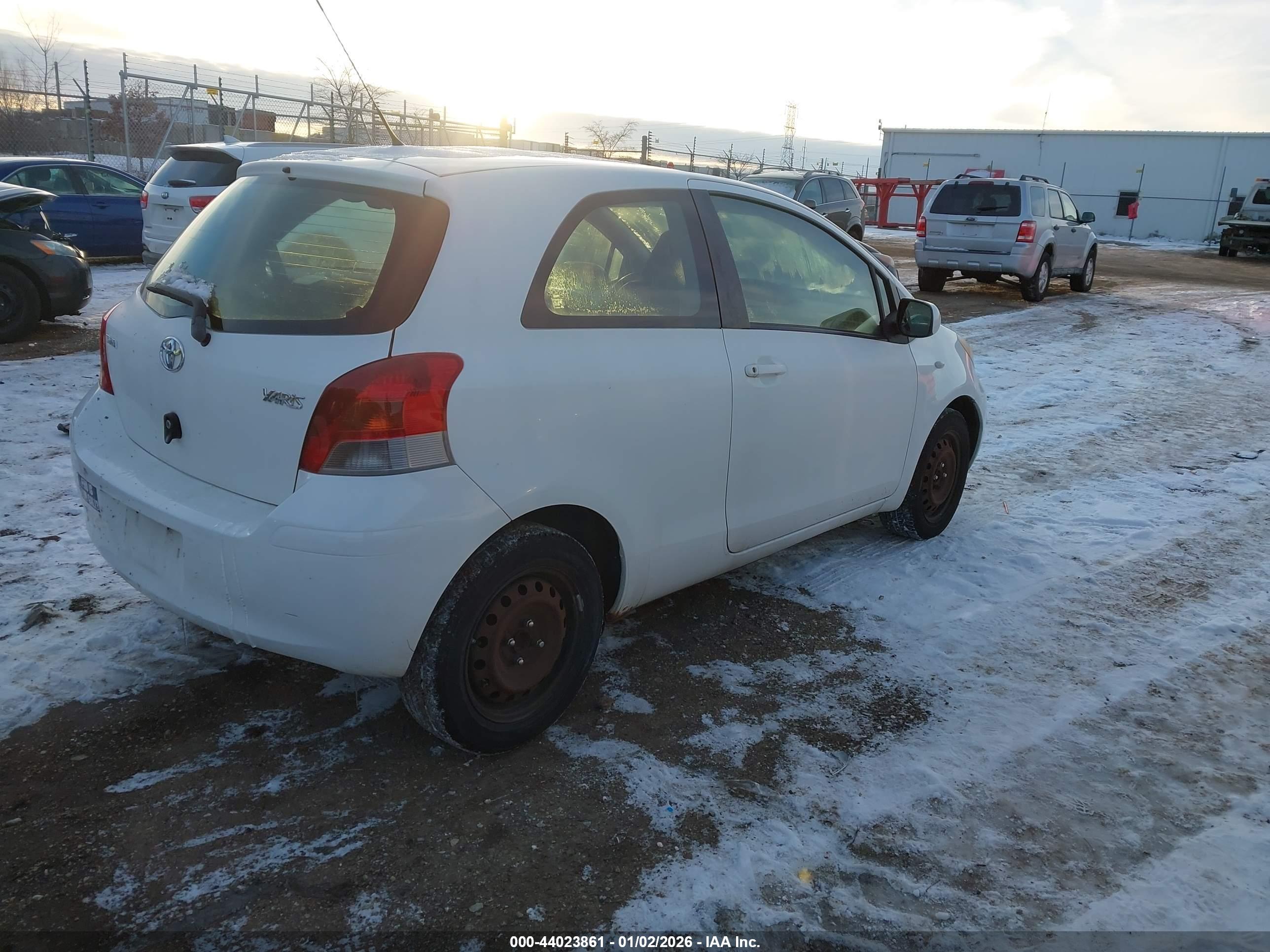 TOYOTA YARIS image 4