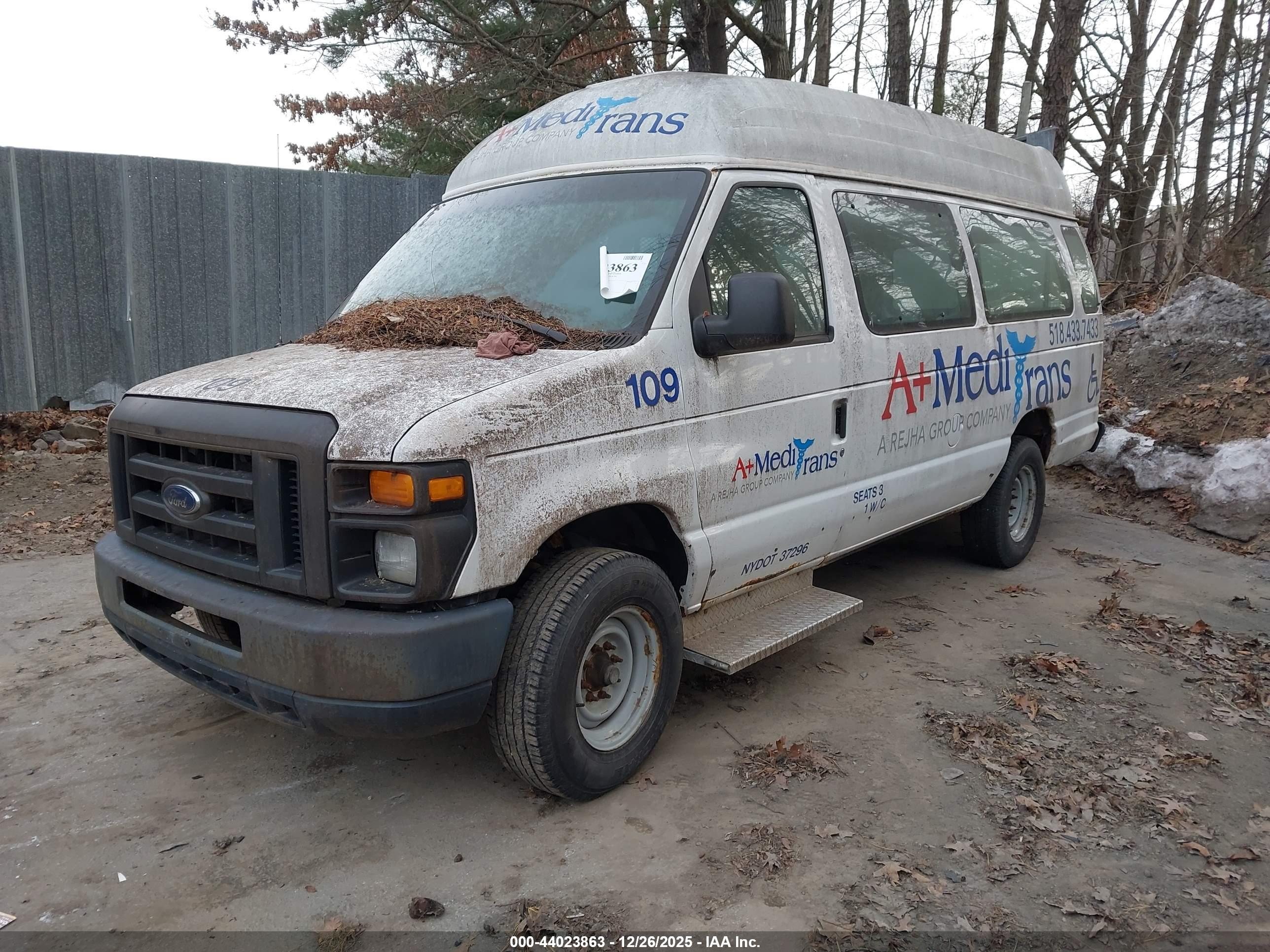FORD E-350 image 2