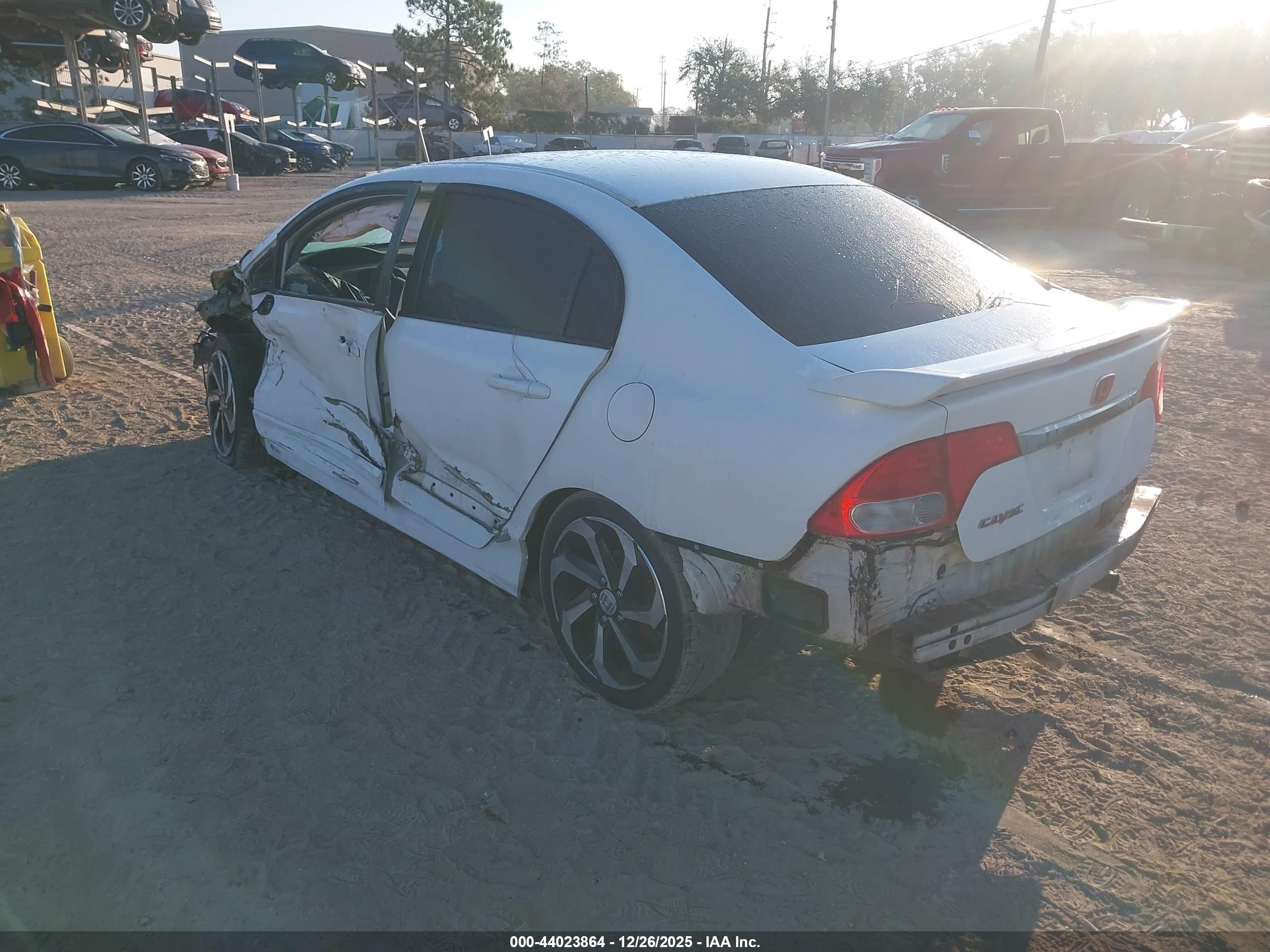 HONDA CIVIC image 3