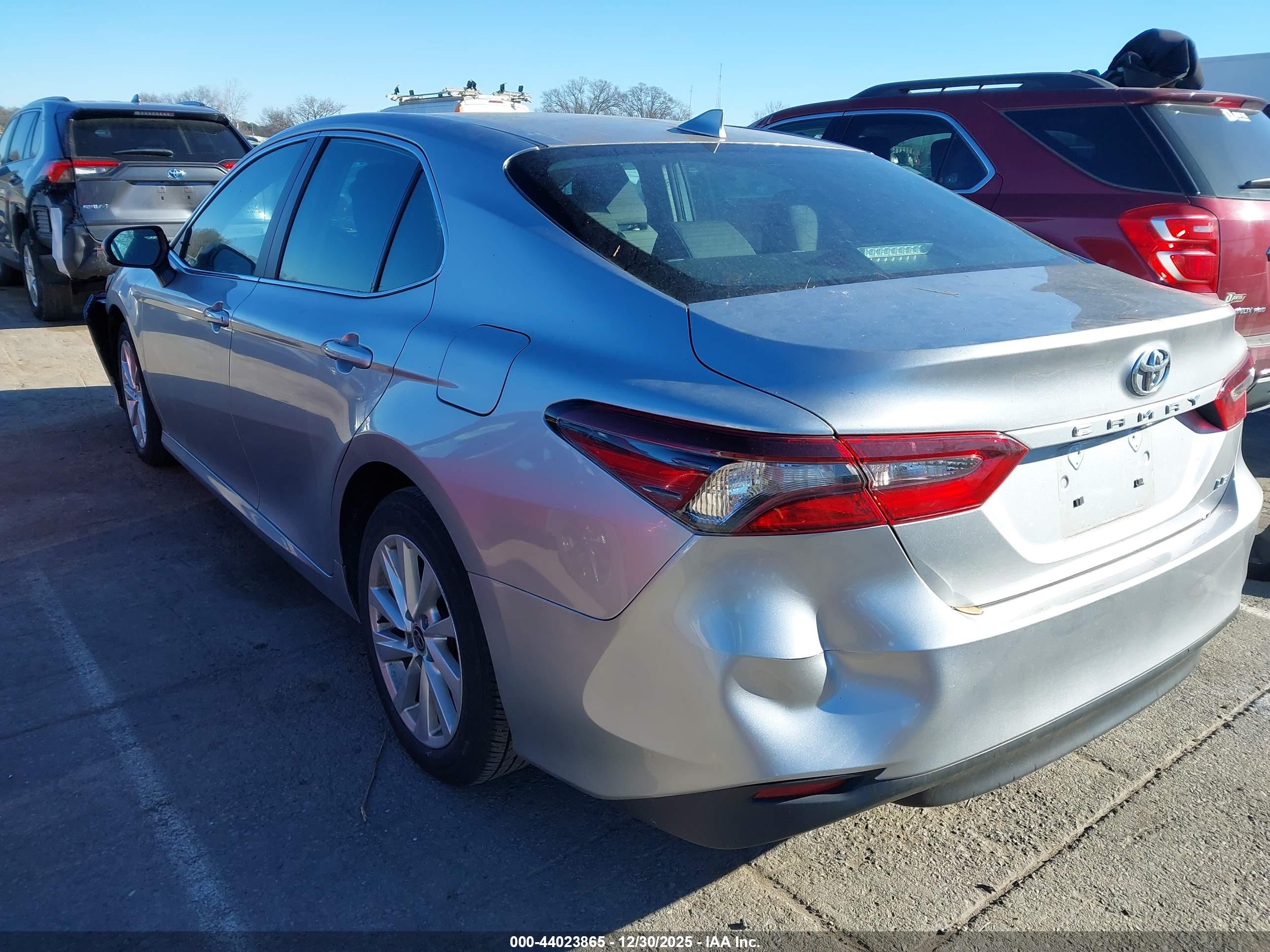TOYOTA CAMRY image 3