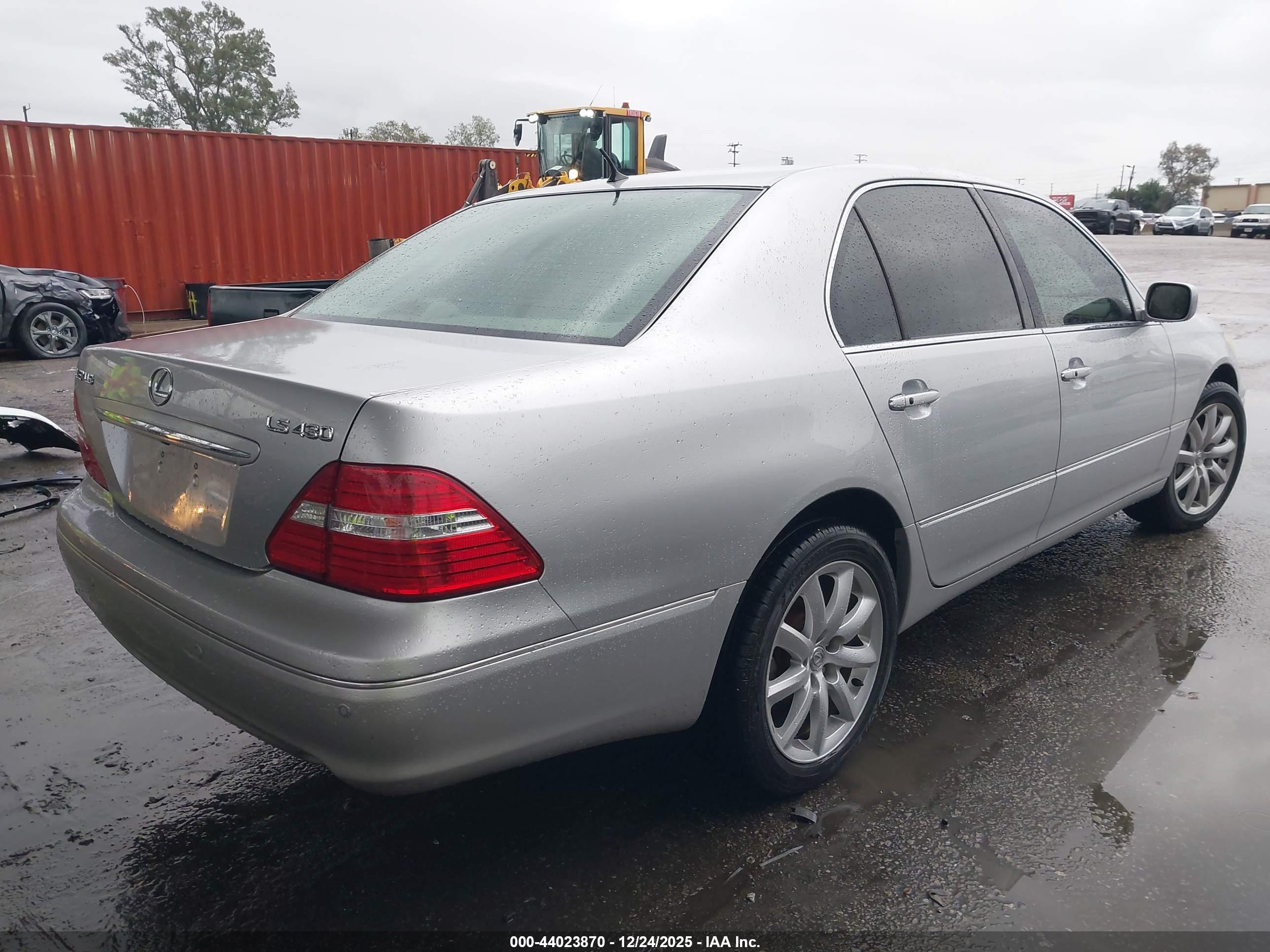 LEXUS LS image 4