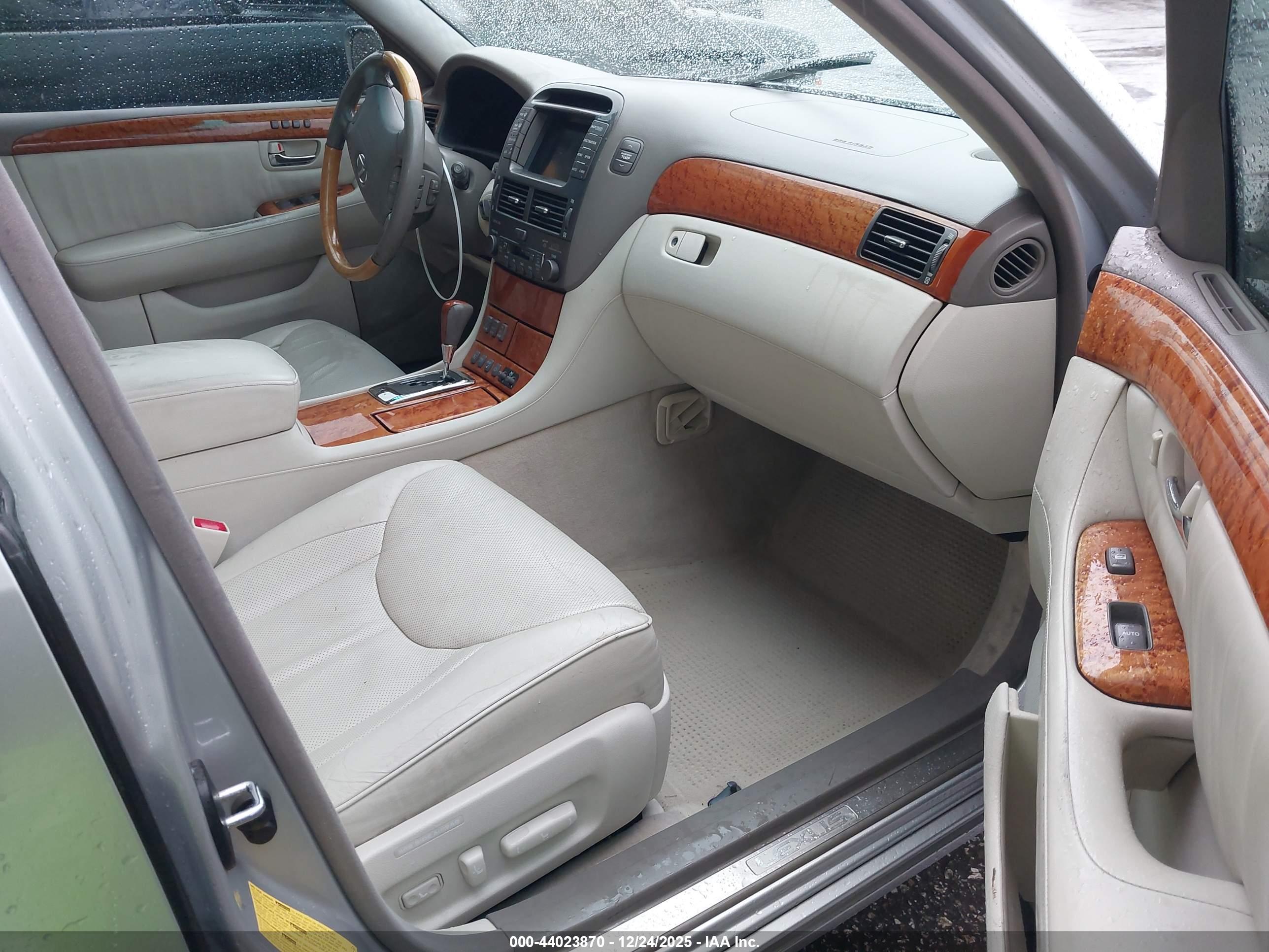 LEXUS LS image 5