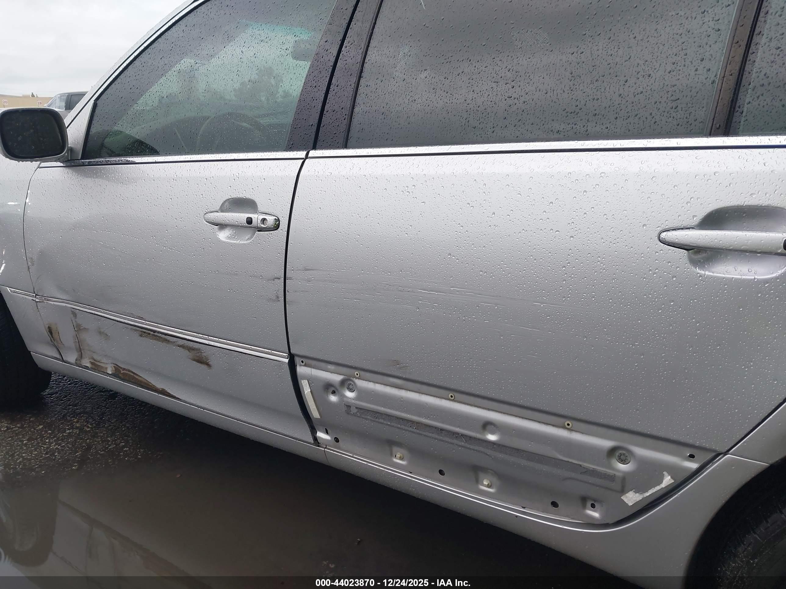 LEXUS LS image 6