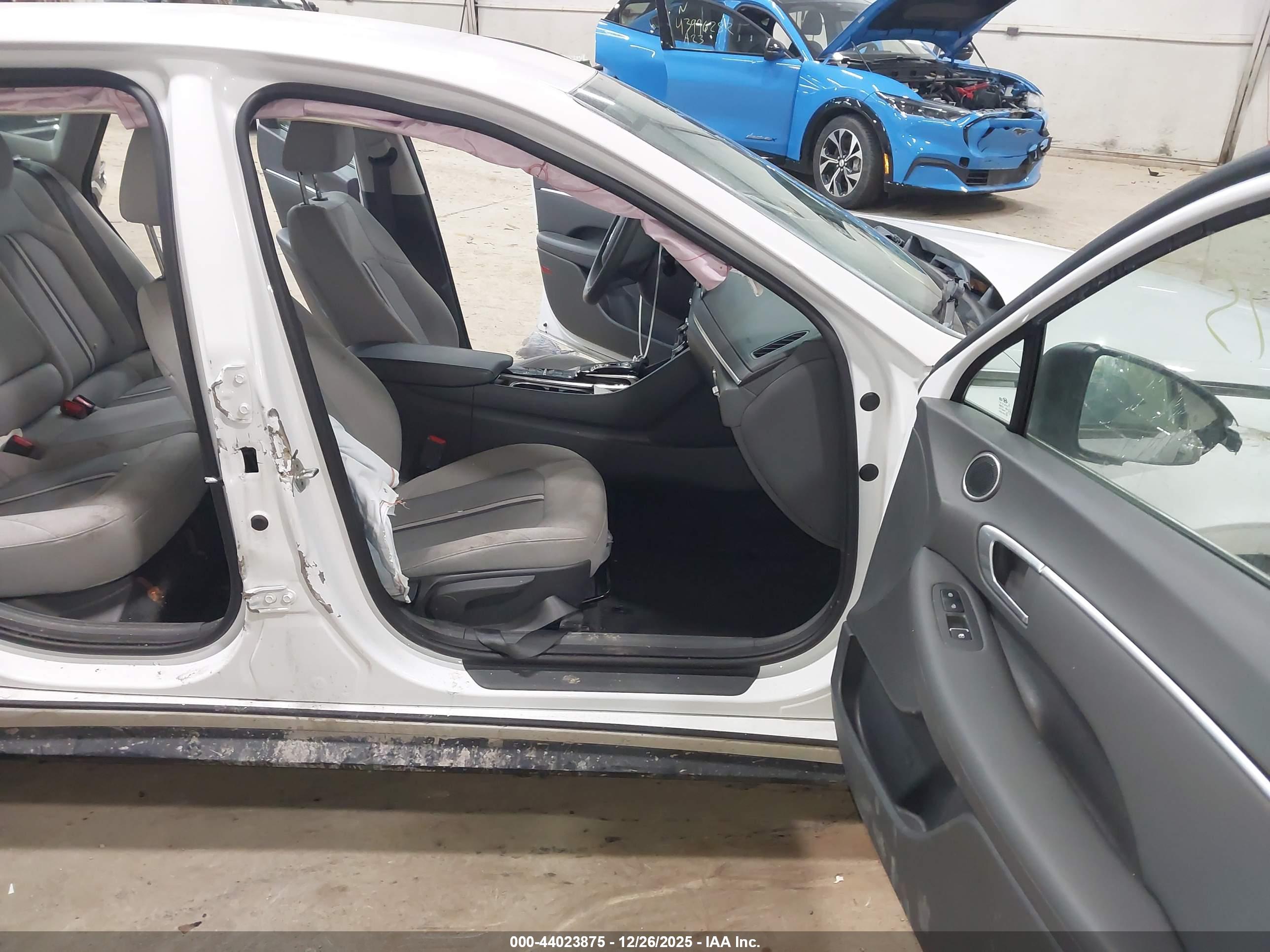 HYUNDAI SONATA image 5